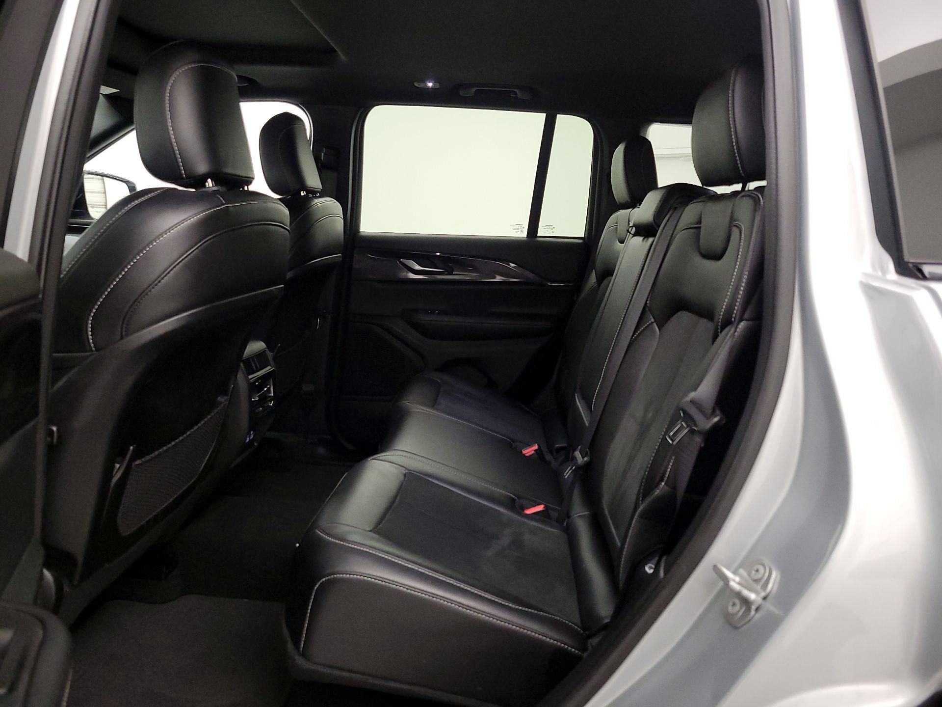 Thumbnail: 2023 Jeep Grand Cherokee - 20