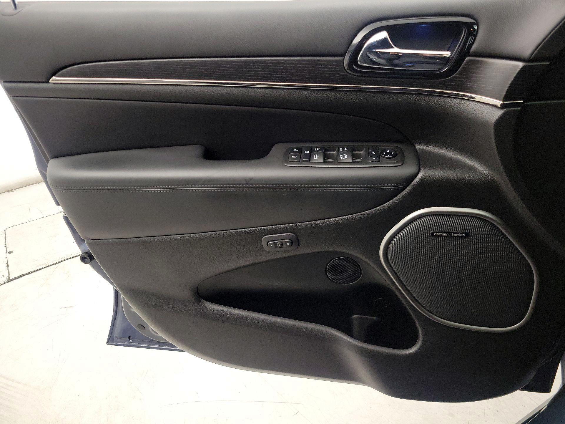 Thumbnail: 2021 Jeep Grand Cherokee - 12