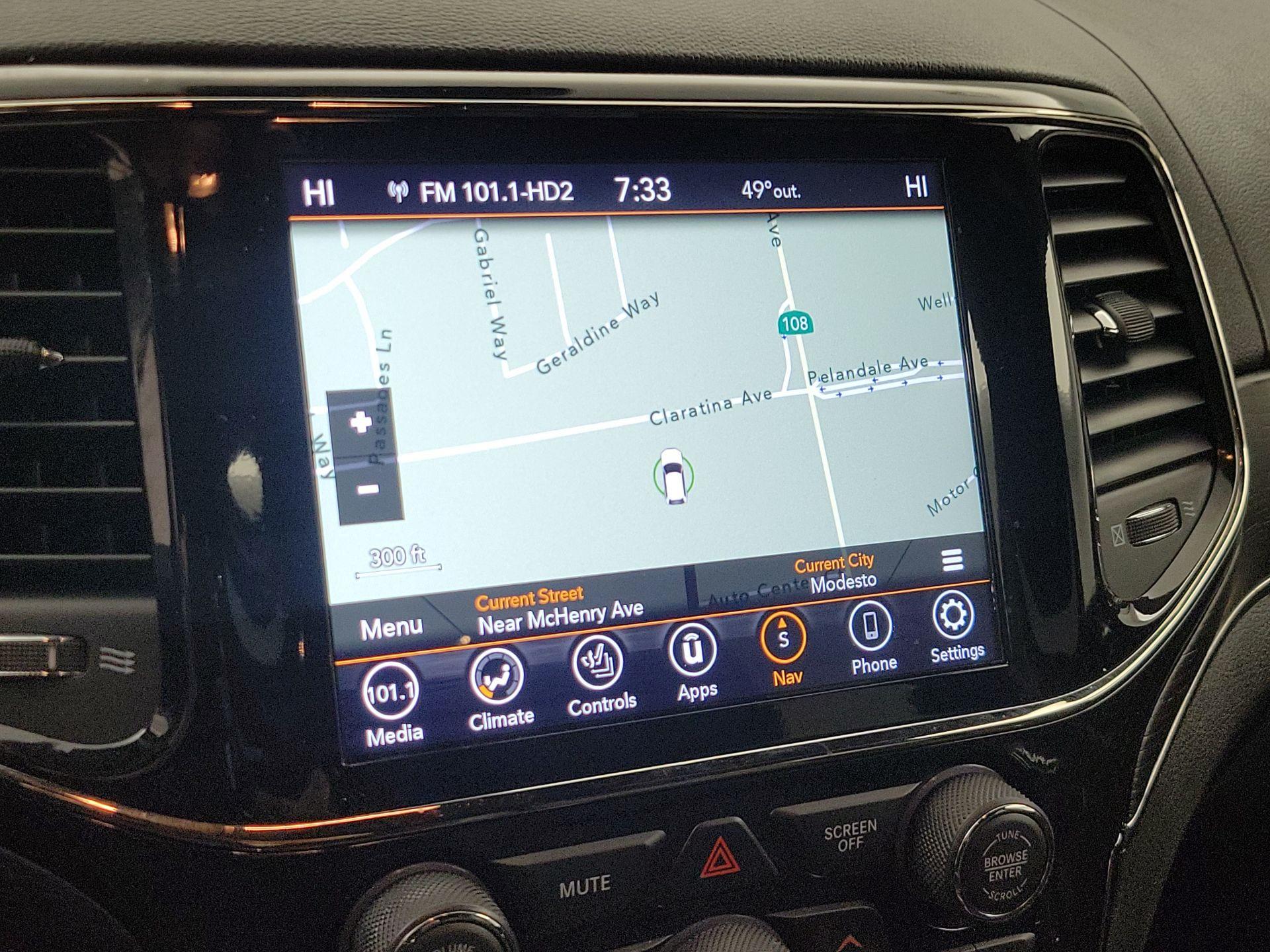 Thumbnail: 2021 Jeep Grand Cherokee - 14