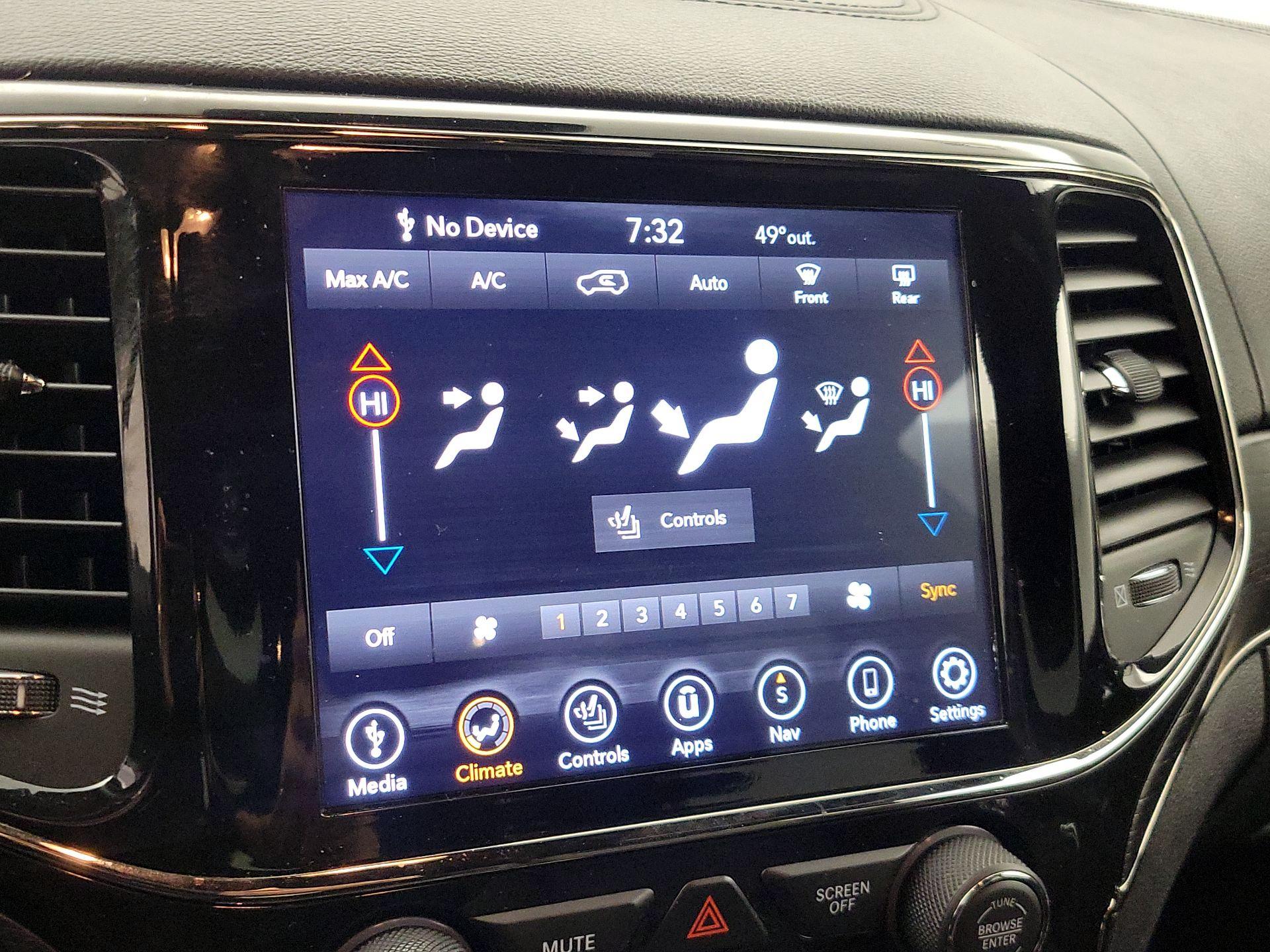 Thumbnail: 2021 Jeep Grand Cherokee - 17