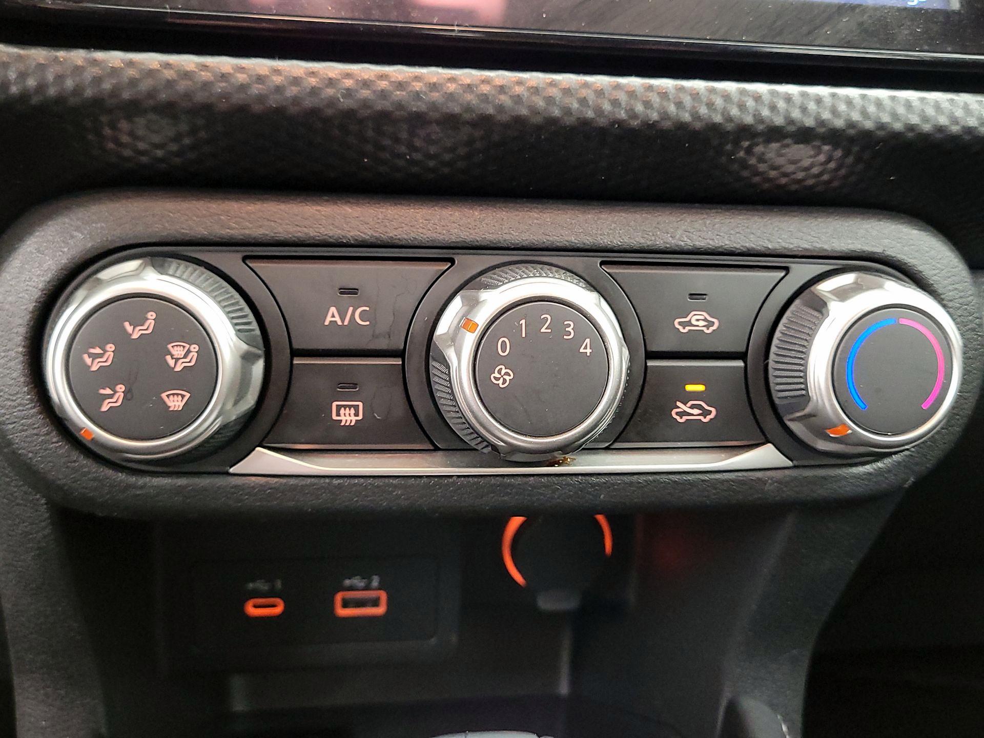 Thumbnail: 2023 Nissan Kicks - 15