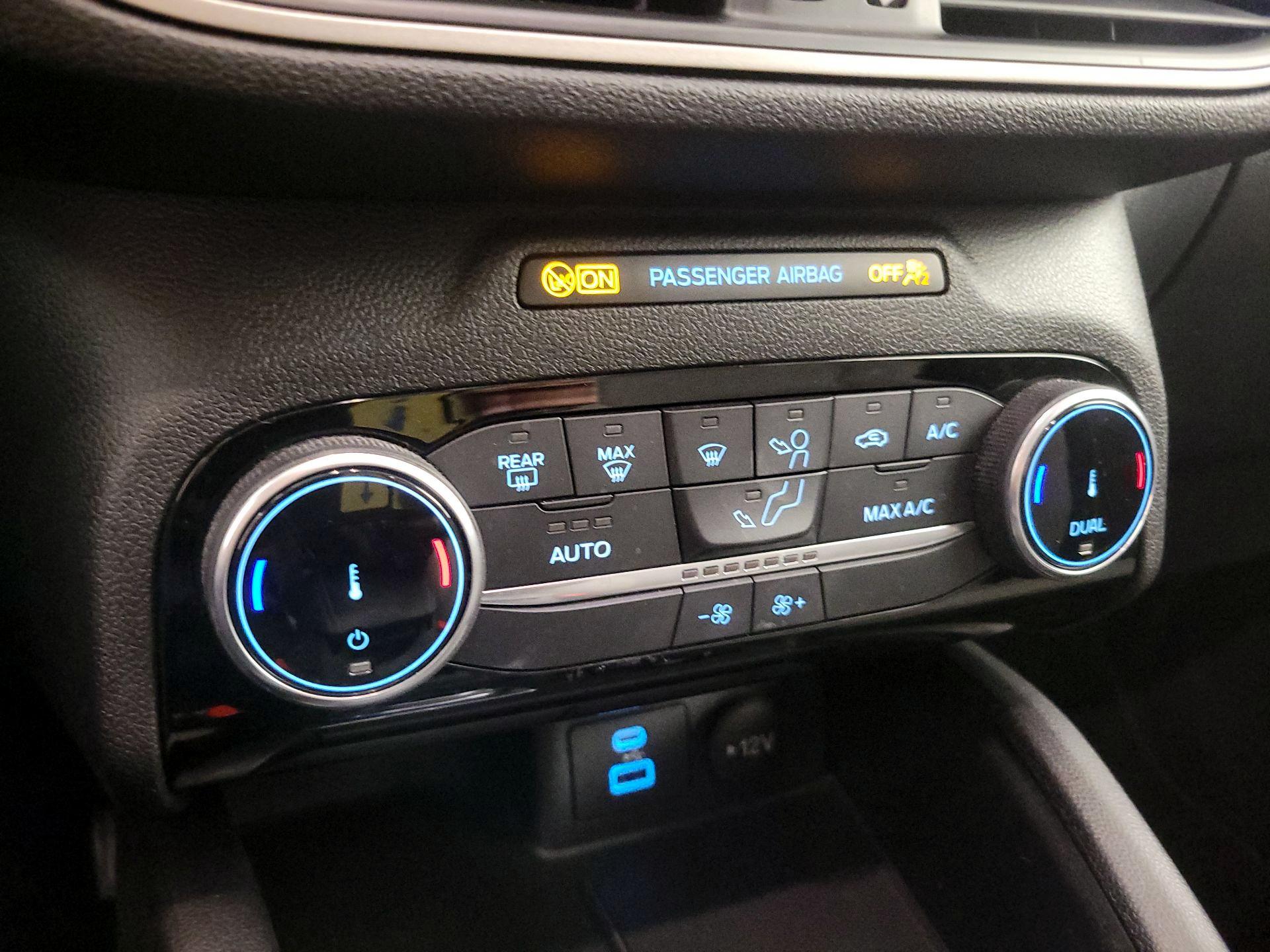 Thumbnail: 2022 Ford Escape - 16