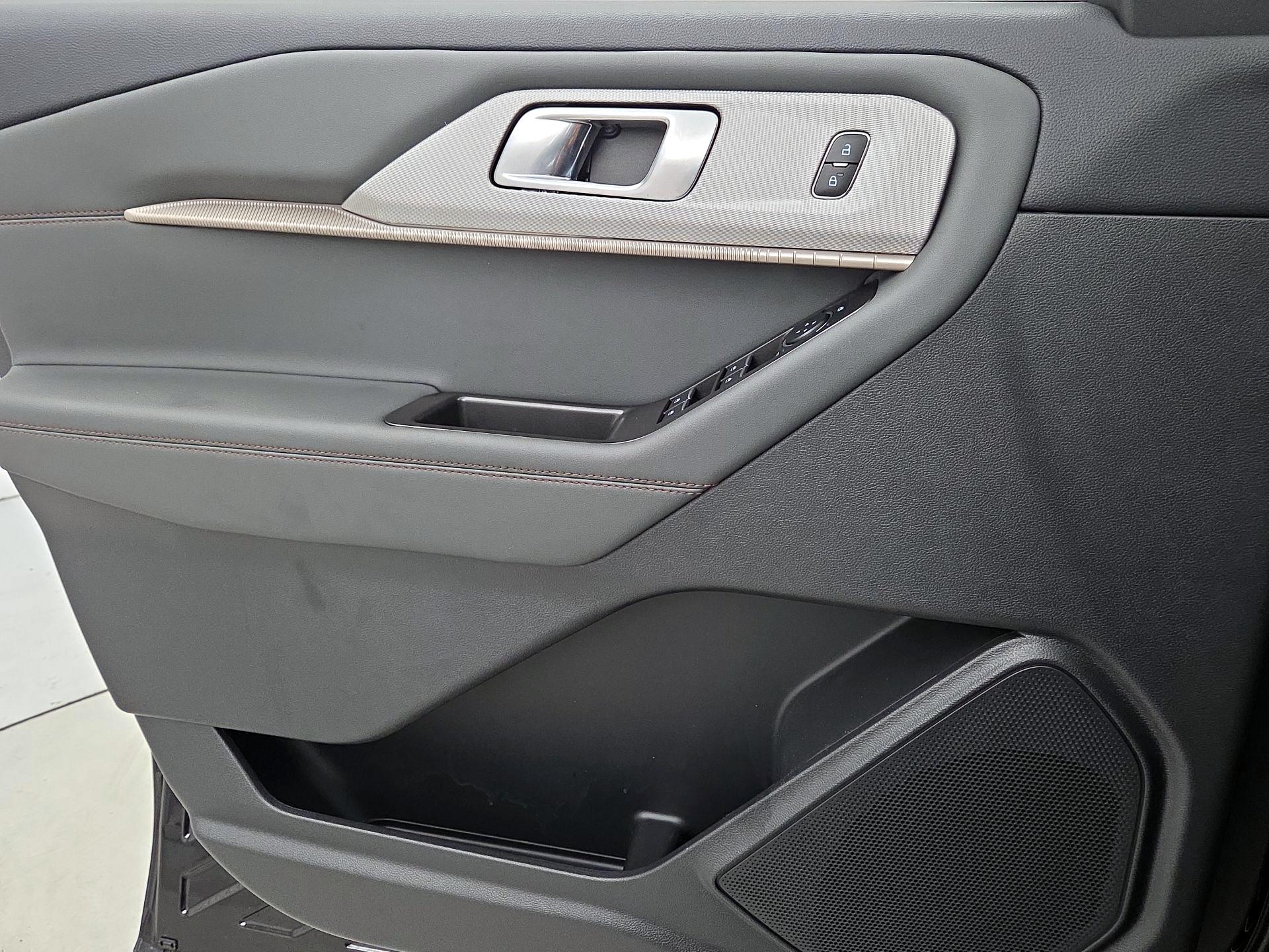 Thumbnail: 2025 Ford Explorer - 12