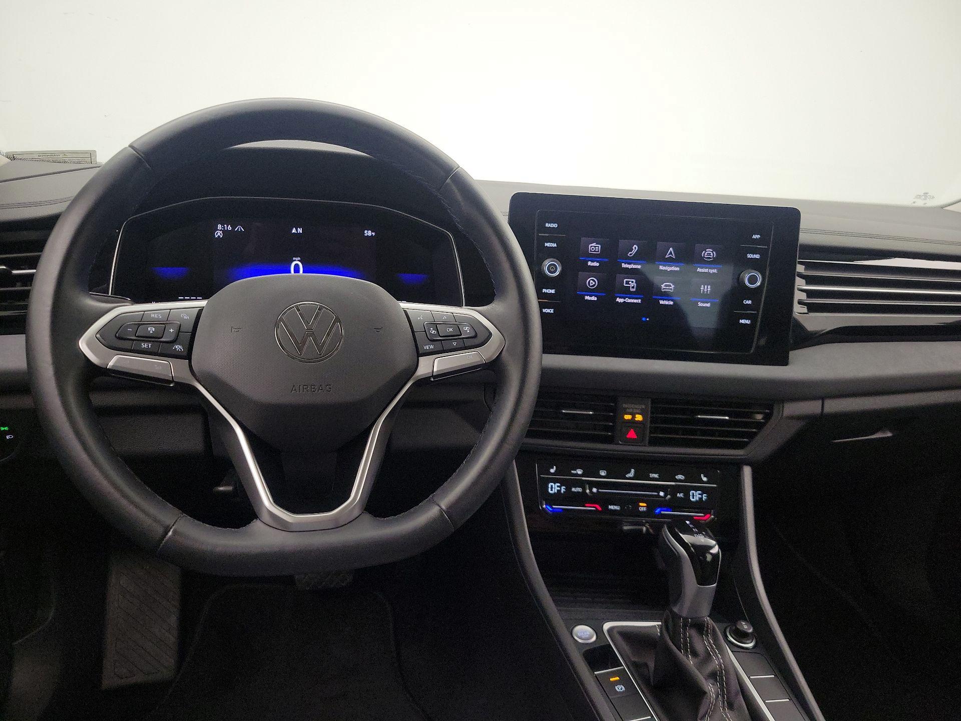 Thumbnail: 2025 Volkswagen Jetta - 9