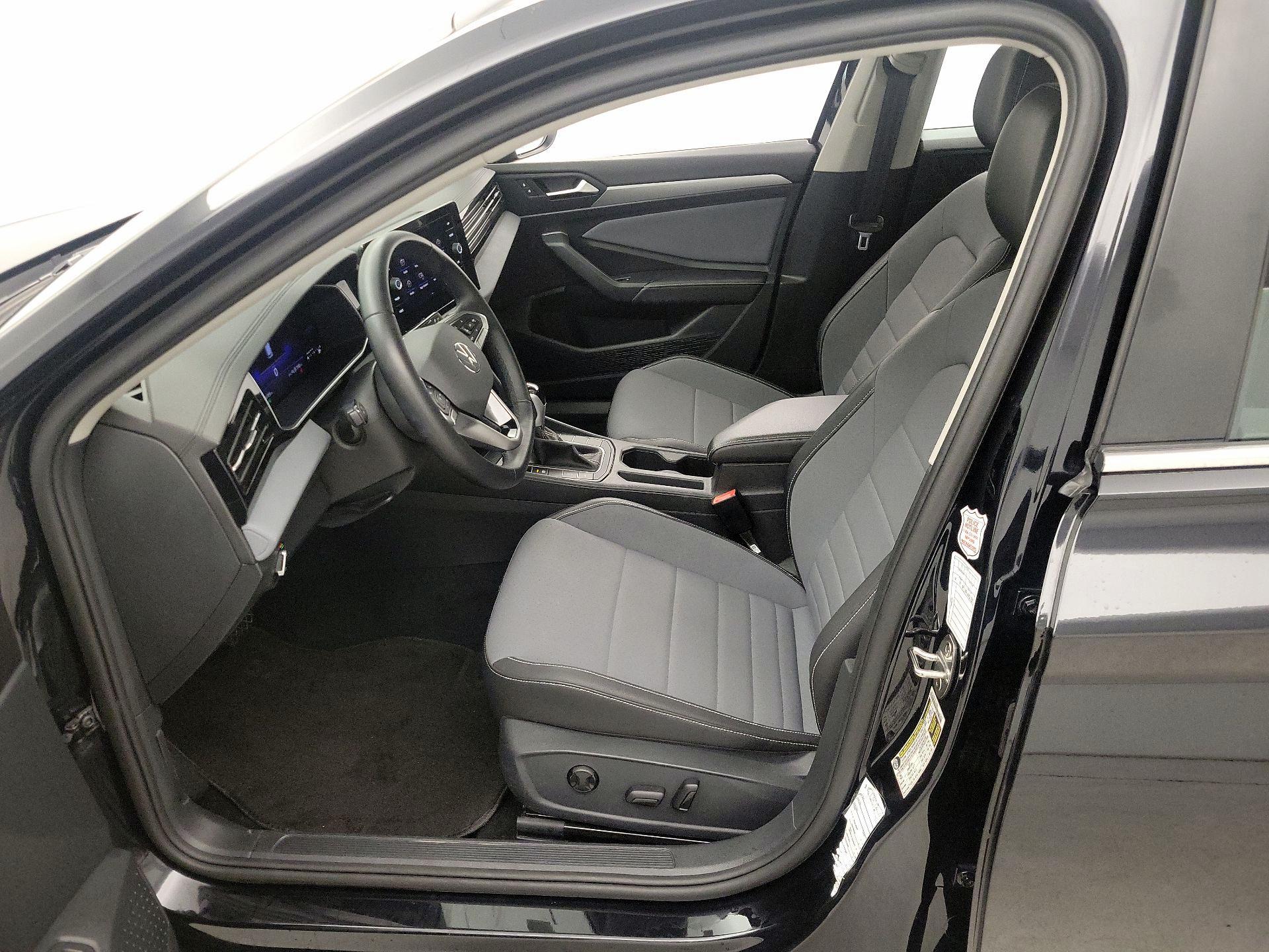 Thumbnail: 2025 Volkswagen Jetta - 11