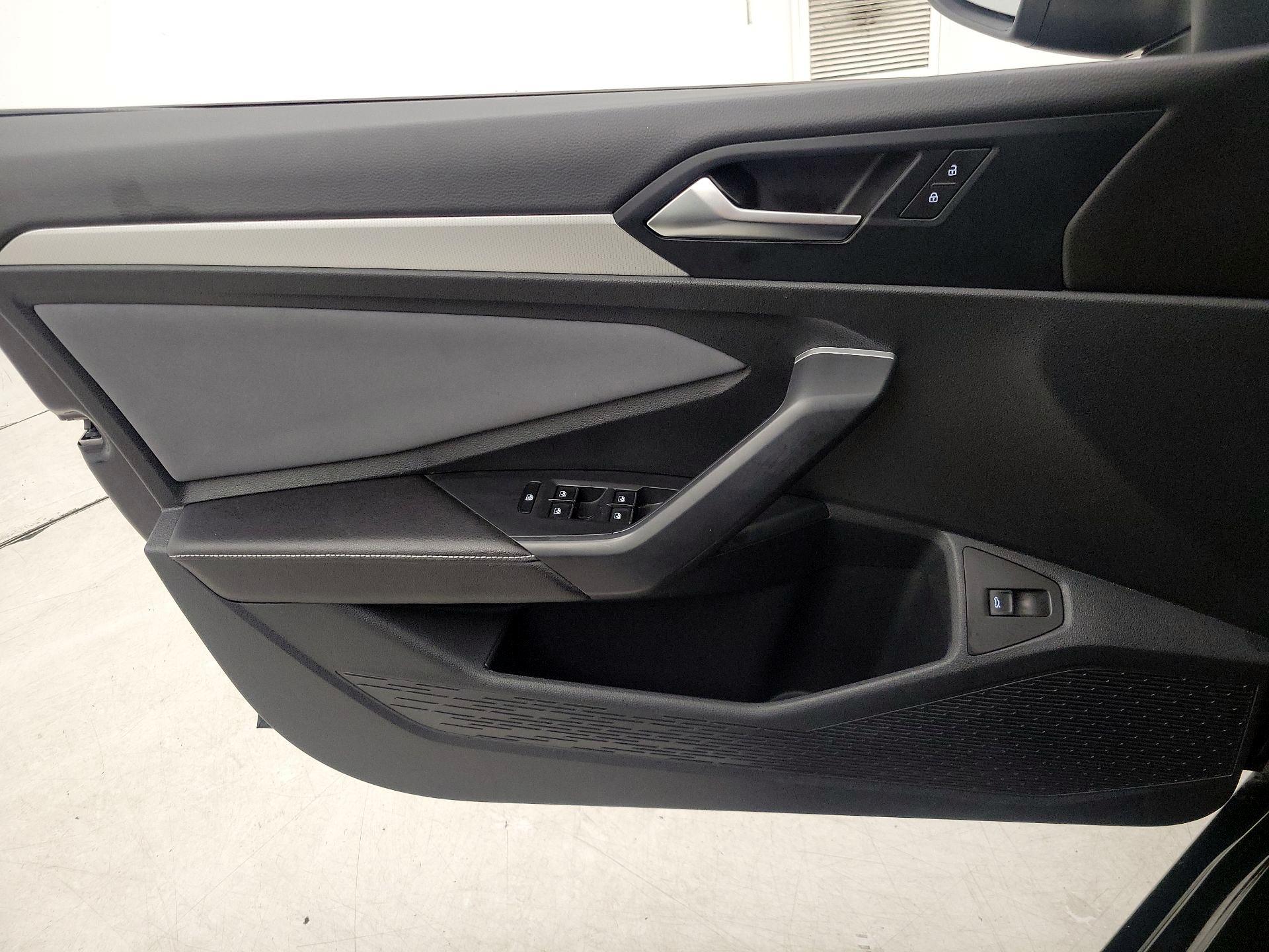 Thumbnail: 2025 Volkswagen Jetta - 12