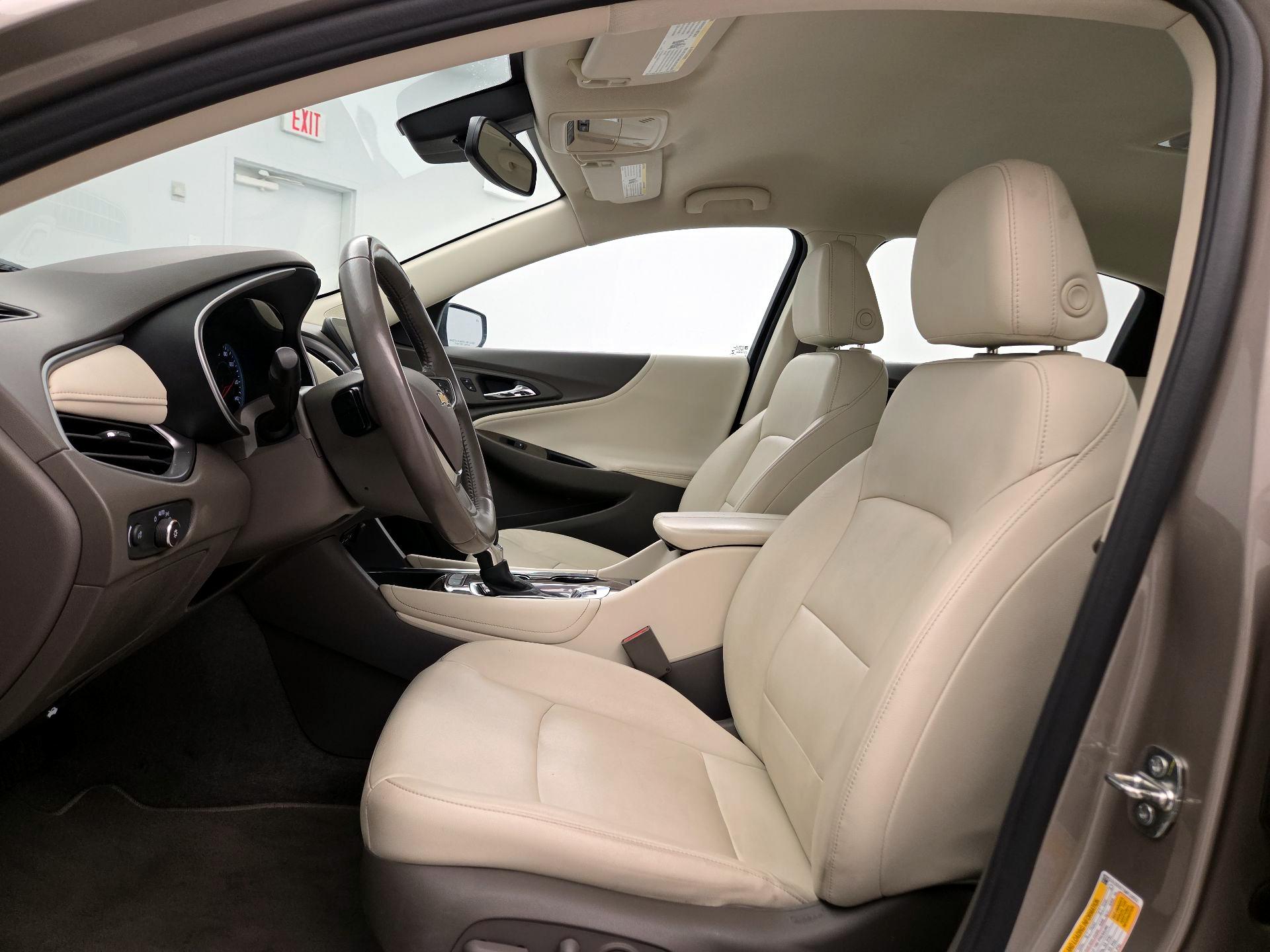 Thumbnail: 2022 Chevrolet Malibu - 11