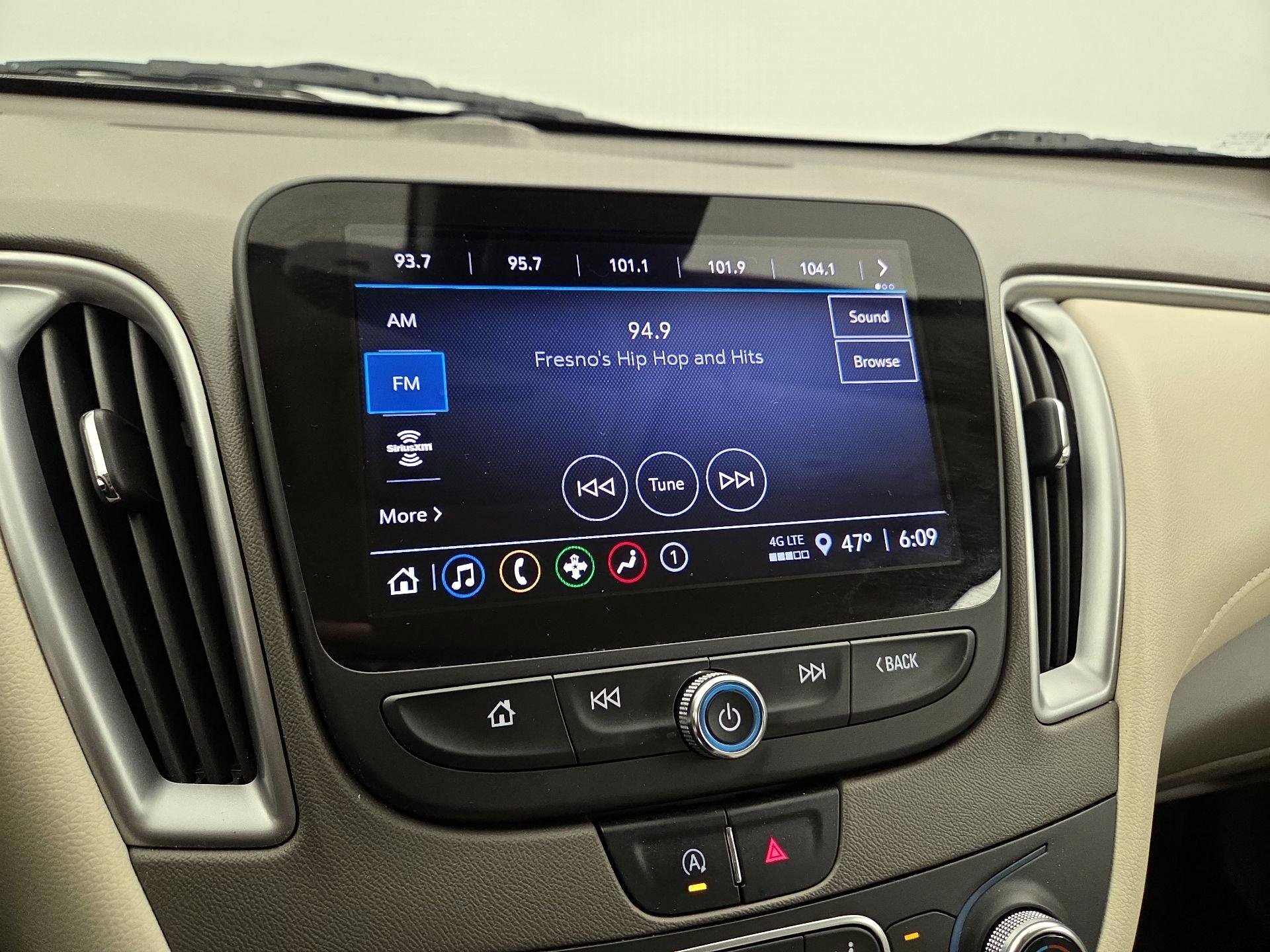 Thumbnail: 2022 Chevrolet Malibu - 15