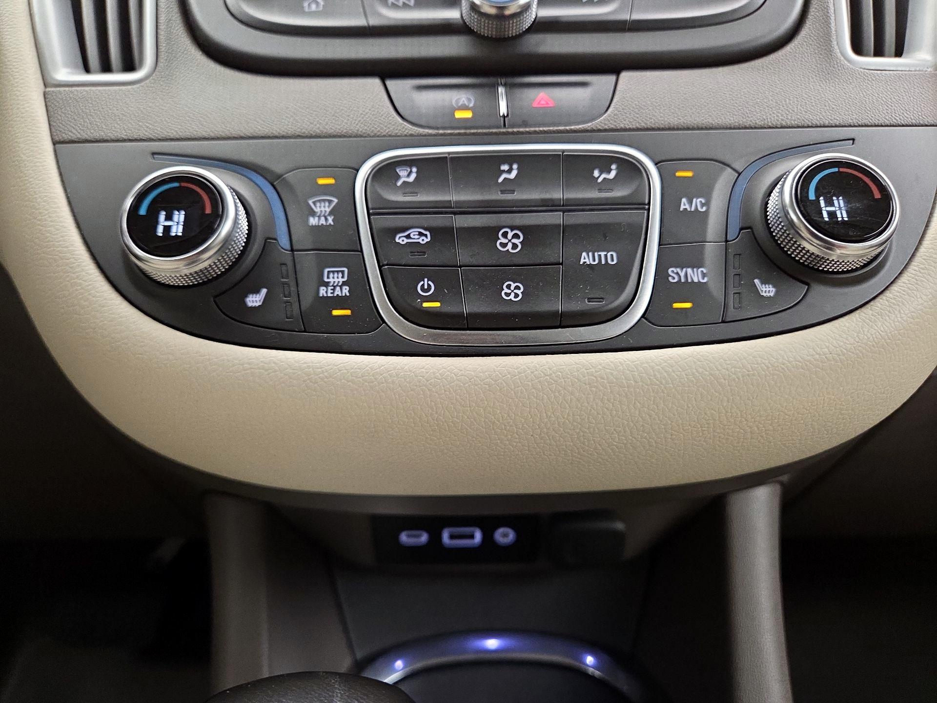 Thumbnail: 2022 Chevrolet Malibu - 16