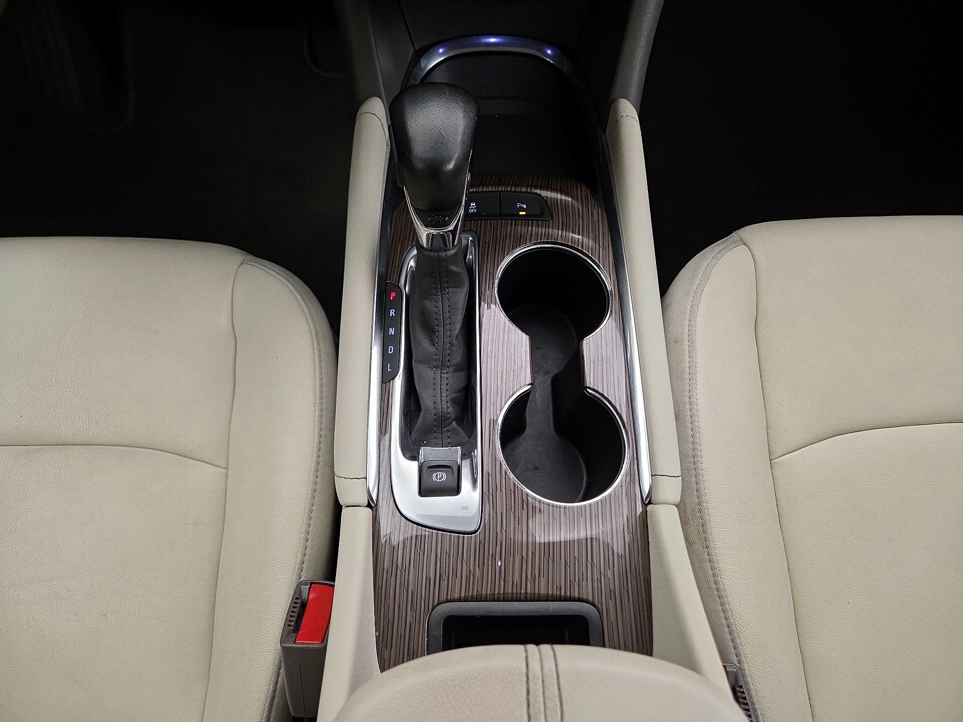 Thumbnail: 2022 Chevrolet Malibu - 17