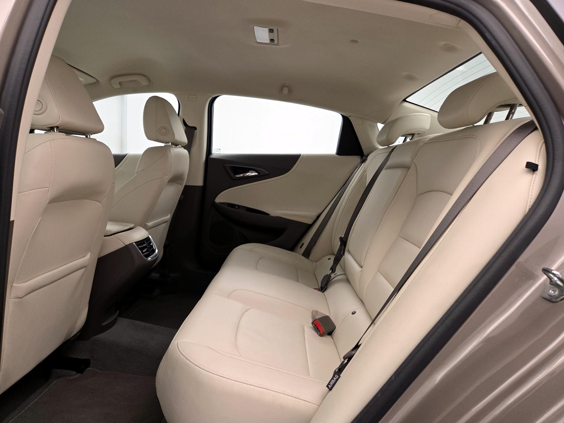 Thumbnail: 2022 Chevrolet Malibu - 19