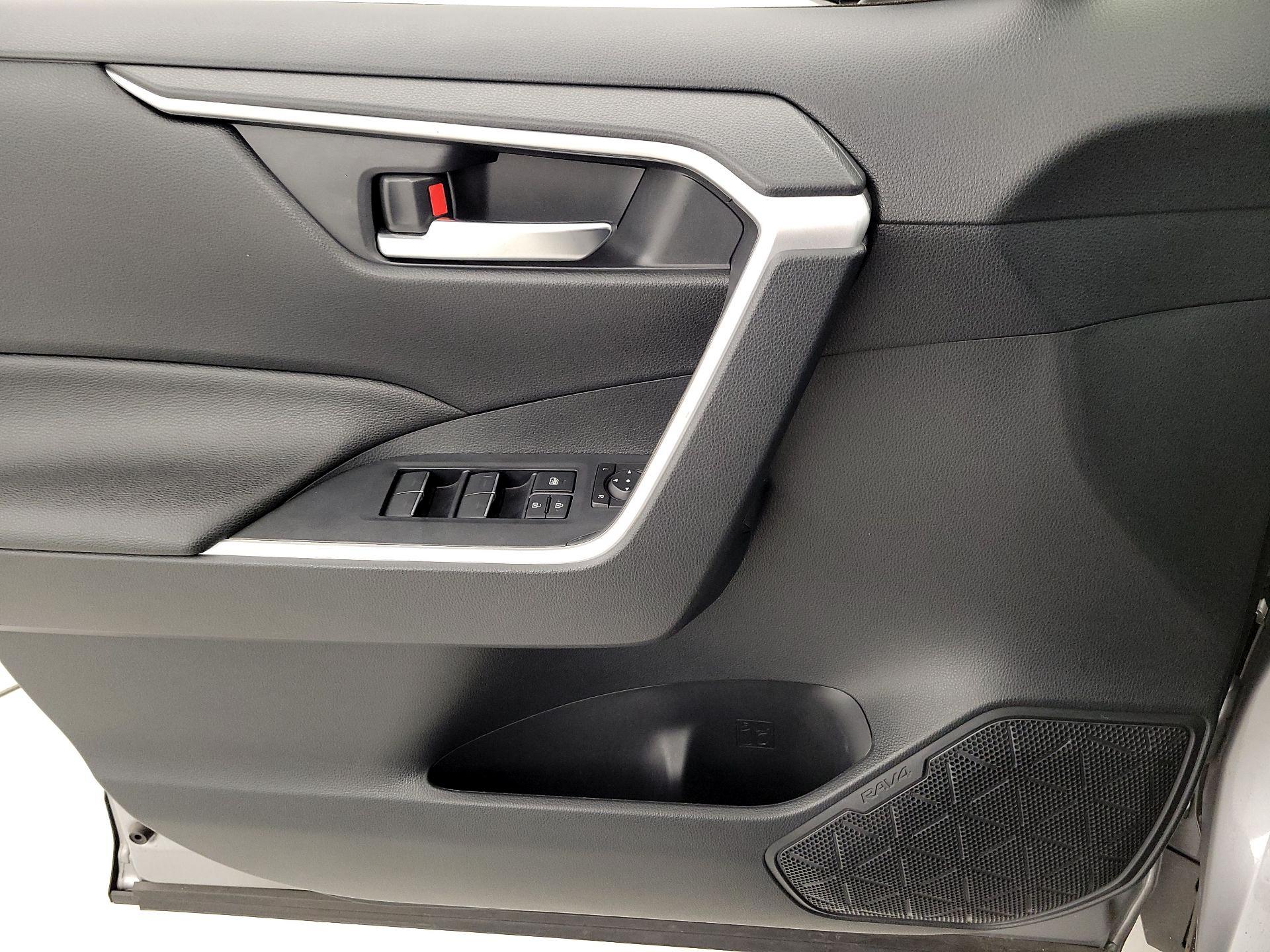 Thumbnail: 2023 Toyota RAV4 - 12