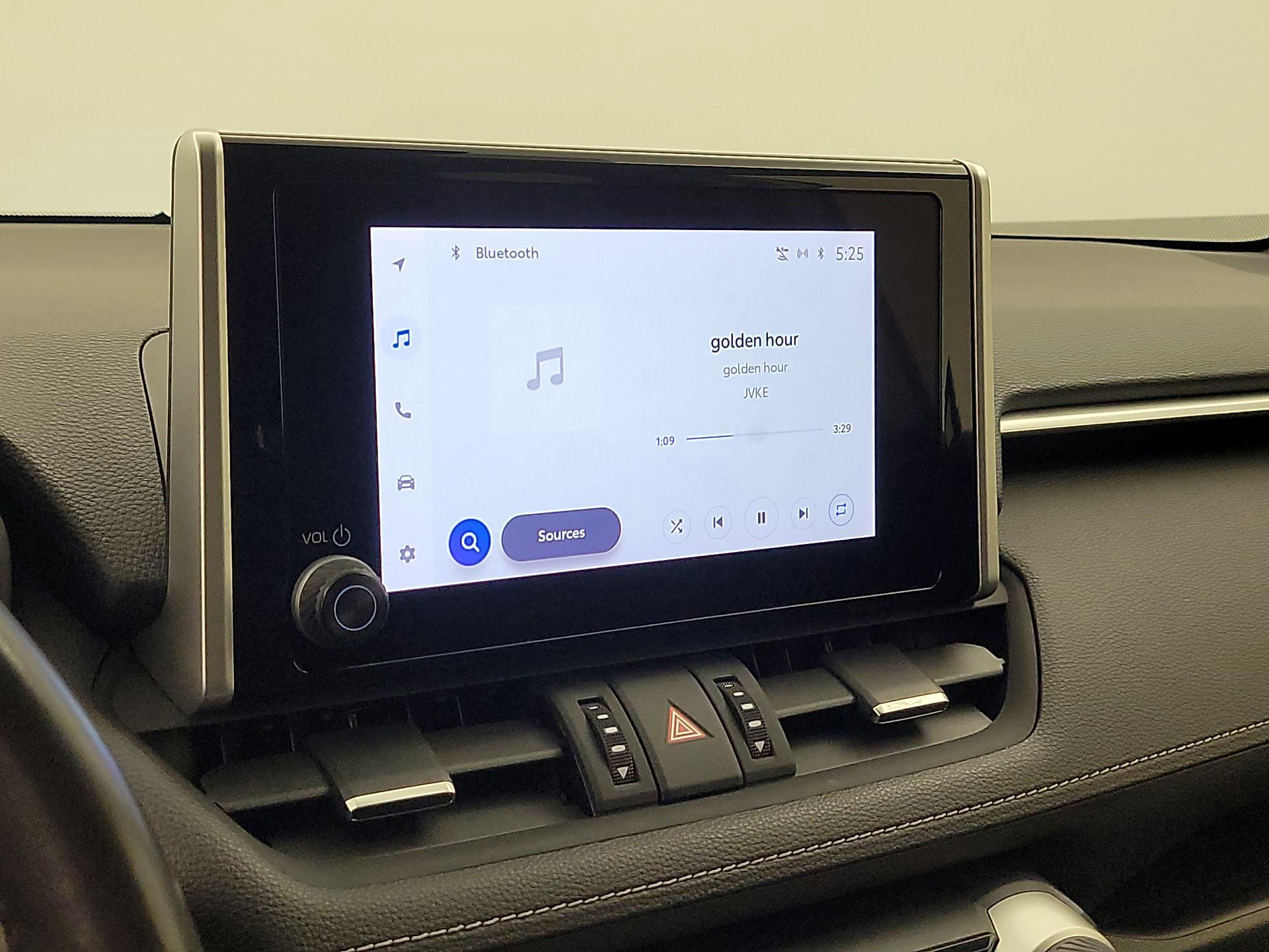 Thumbnail: 2023 Toyota RAV4 - 14