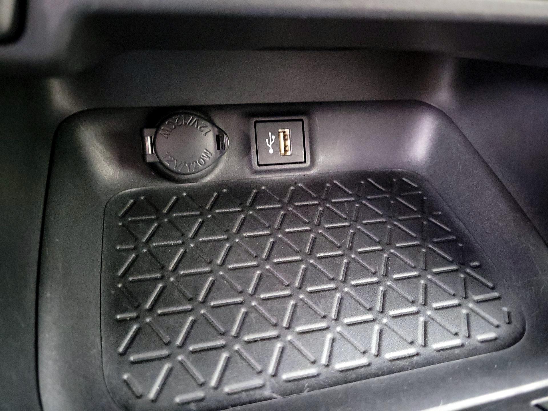 Thumbnail: 2023 Toyota RAV4 - 17