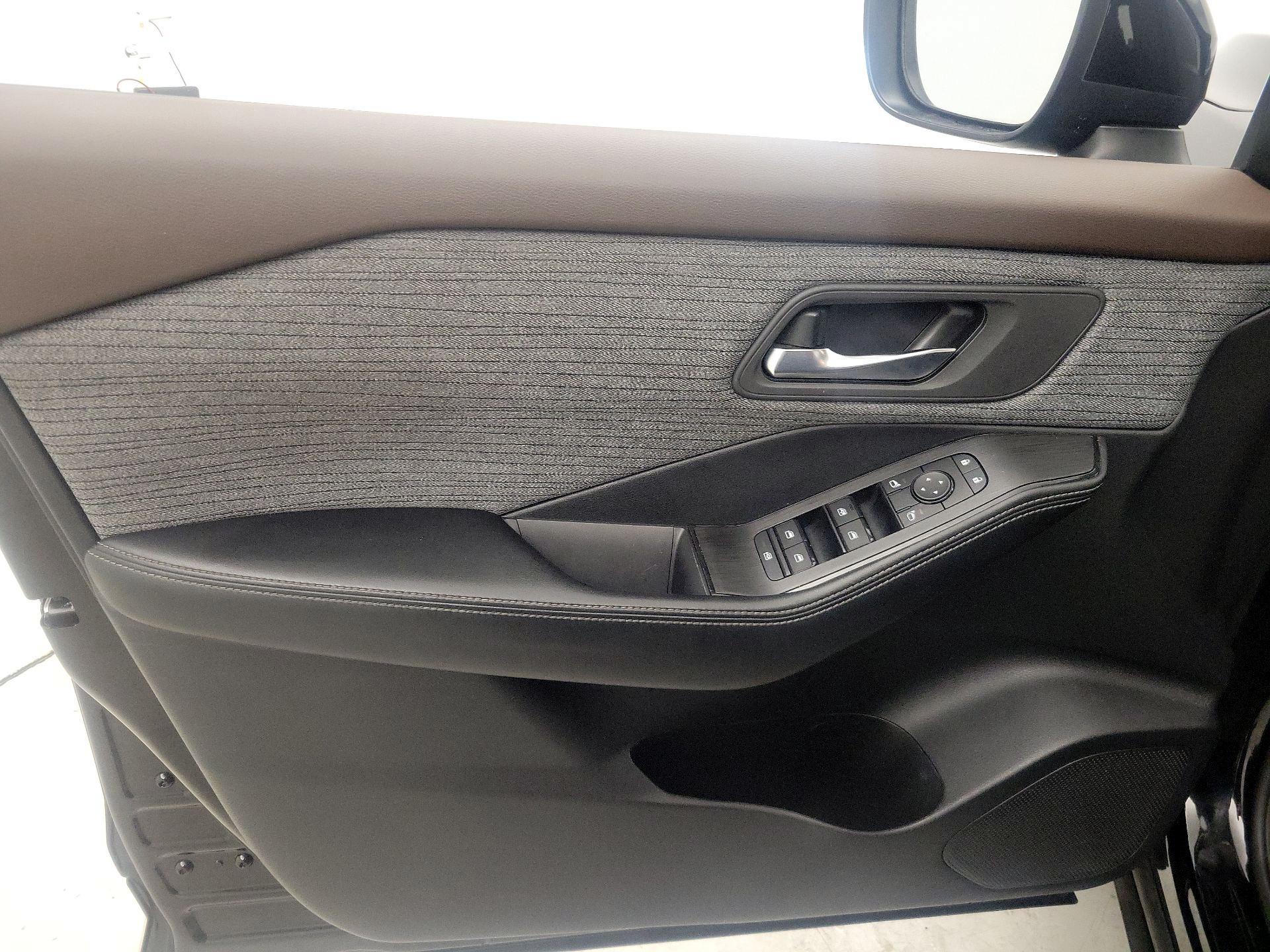 Thumbnail: 2023 Nissan Rogue - 12