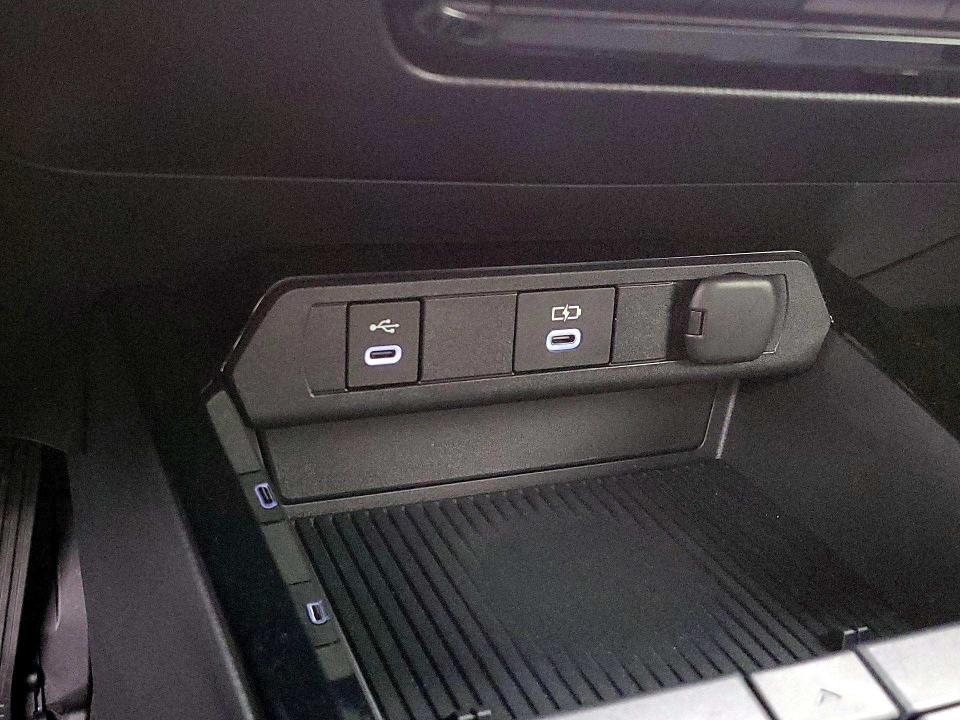 Thumbnail: 2025 Toyota Prius - 19