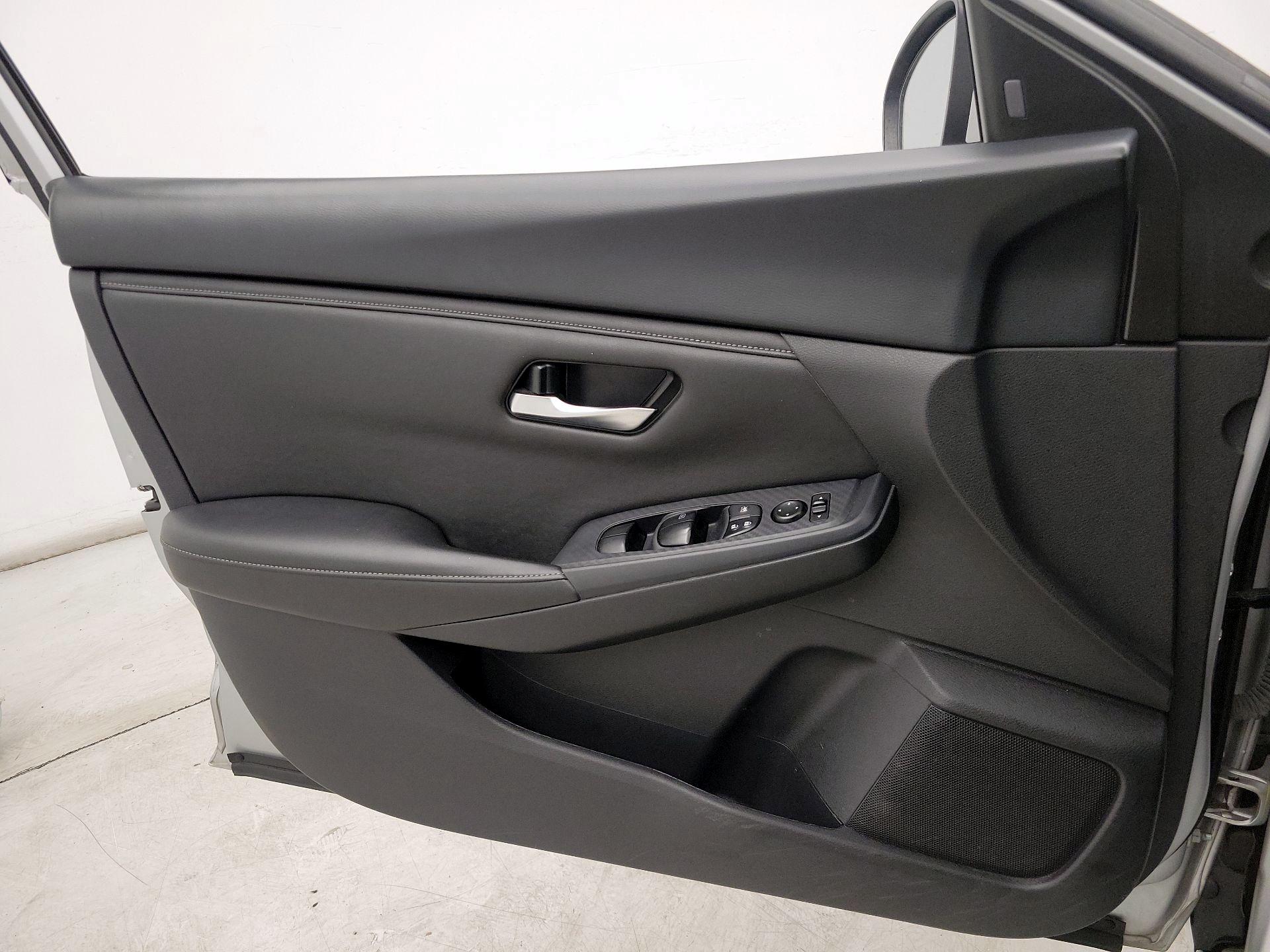 Thumbnail: 2023 Nissan Sentra - 12