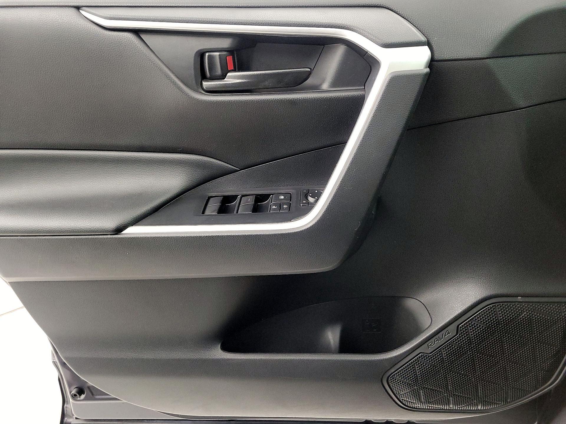 Thumbnail: 2023 Toyota RAV4 - 12