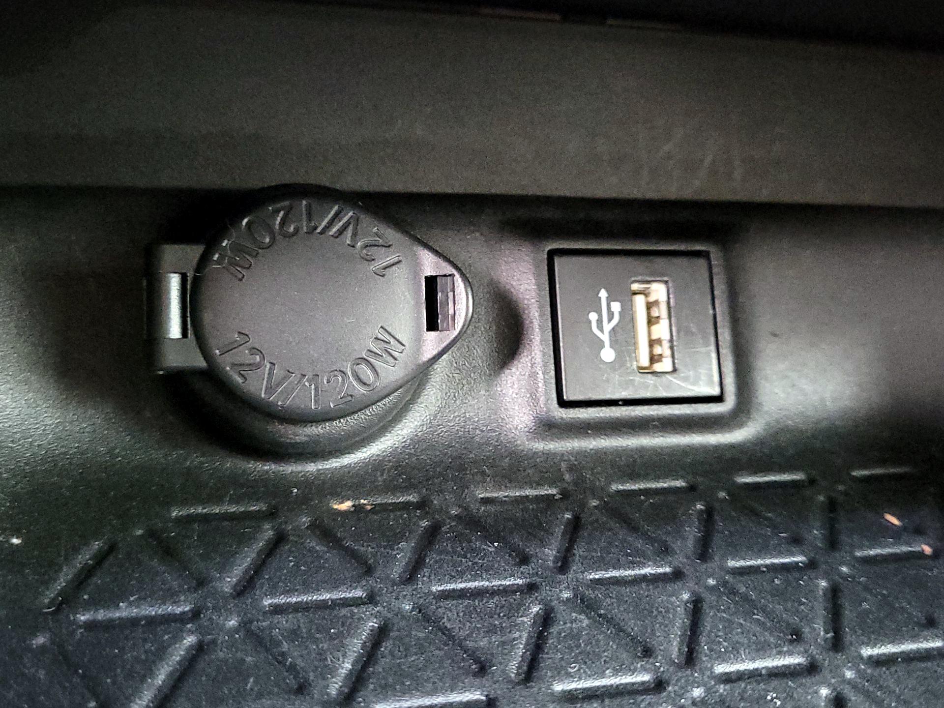 Thumbnail: 2023 Toyota RAV4 - 18