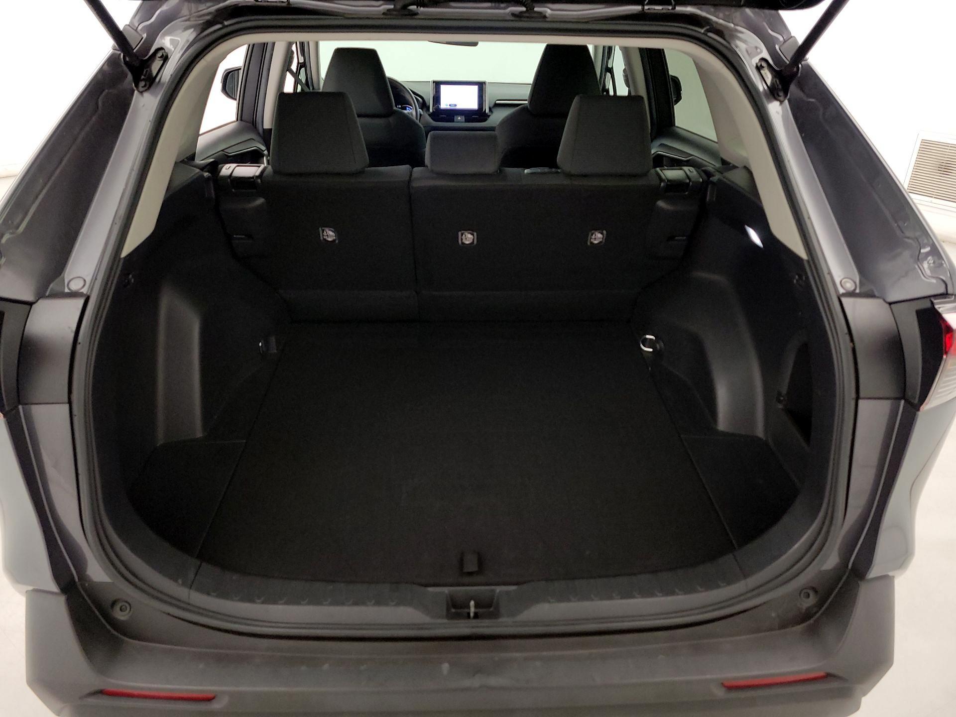 Thumbnail: 2023 Toyota RAV4 - 20