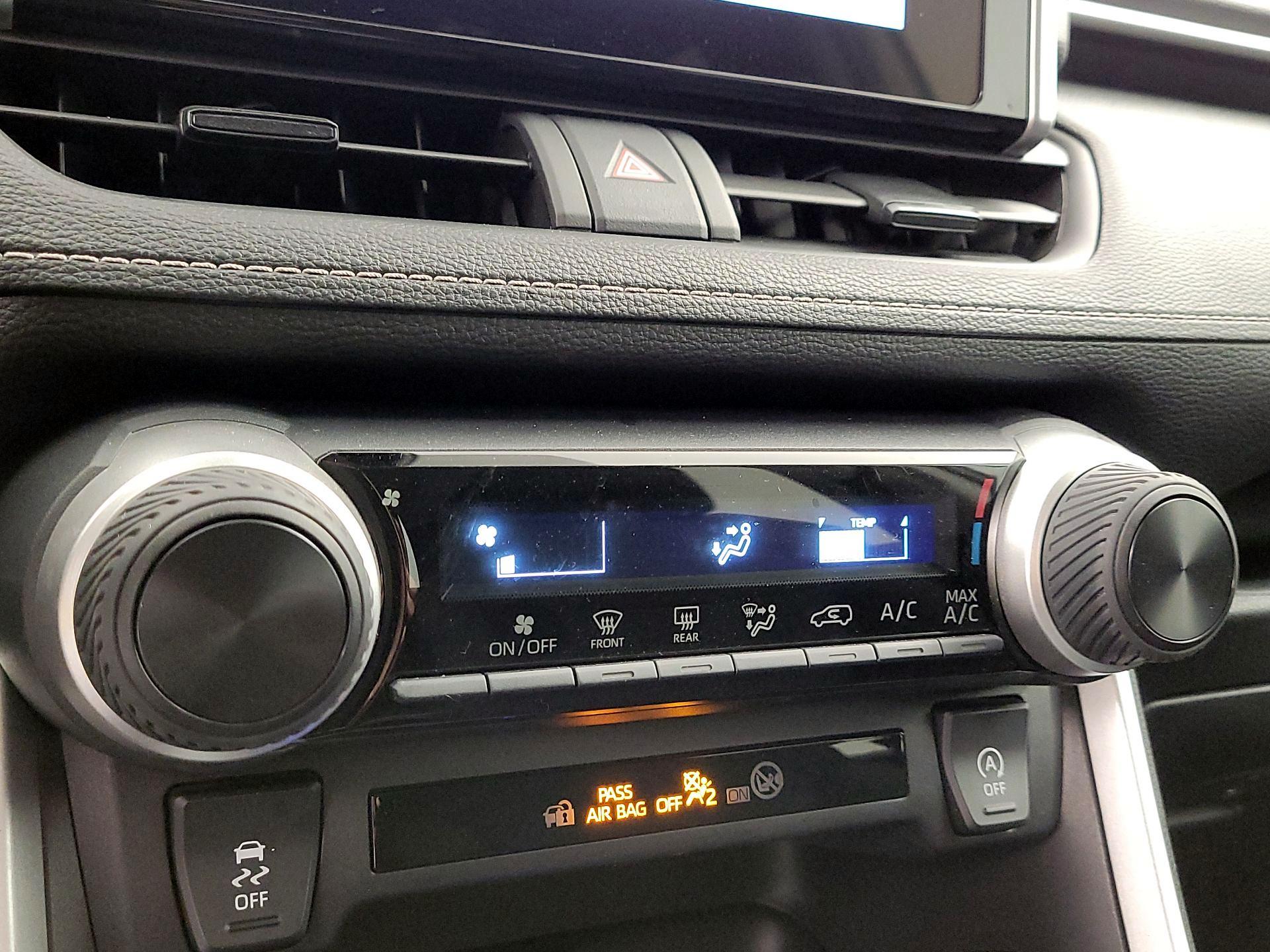 Thumbnail: 2025 Toyota RAV4 - 16