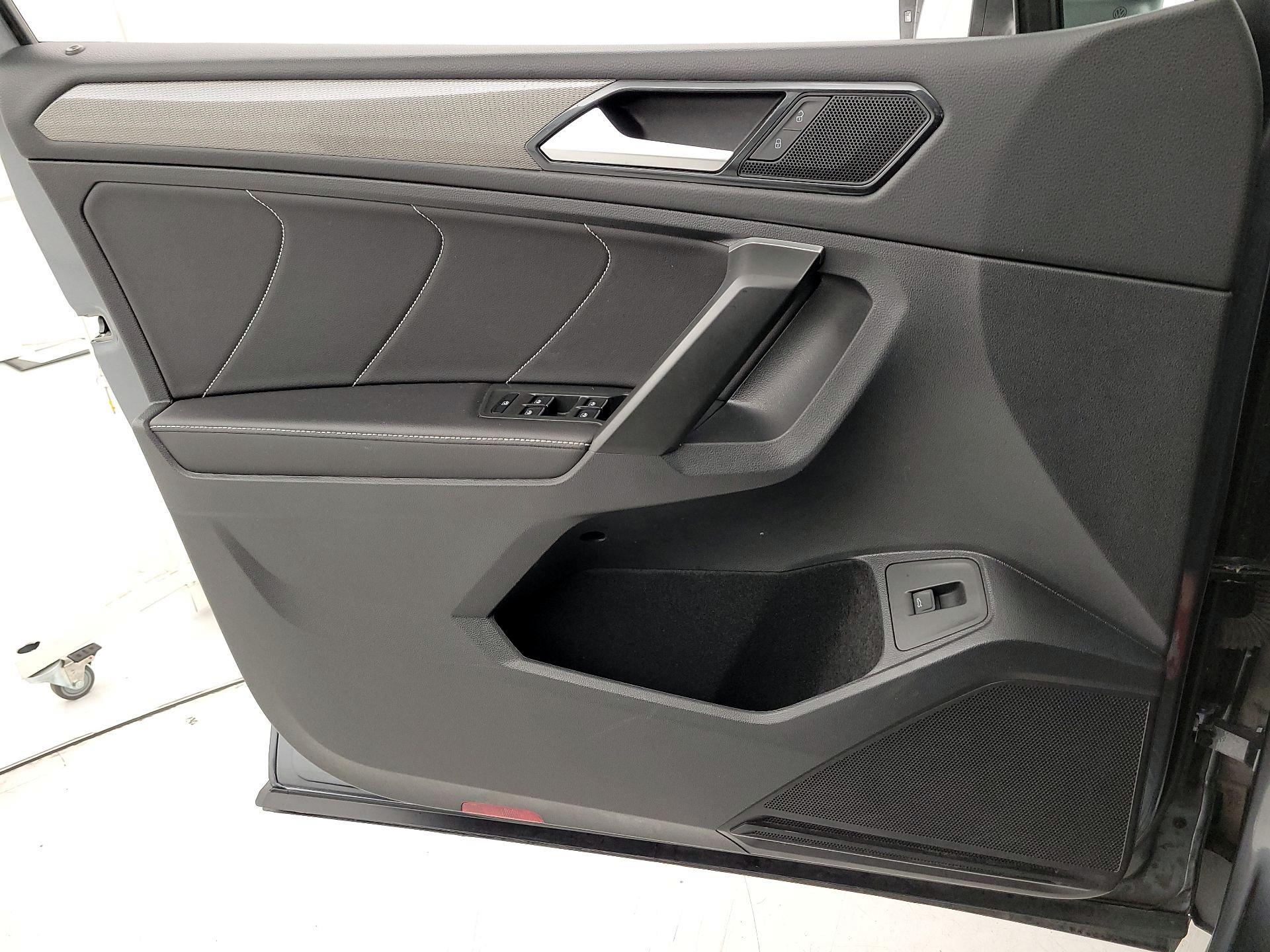 Thumbnail: 2024 Volkswagen Tiguan - 12