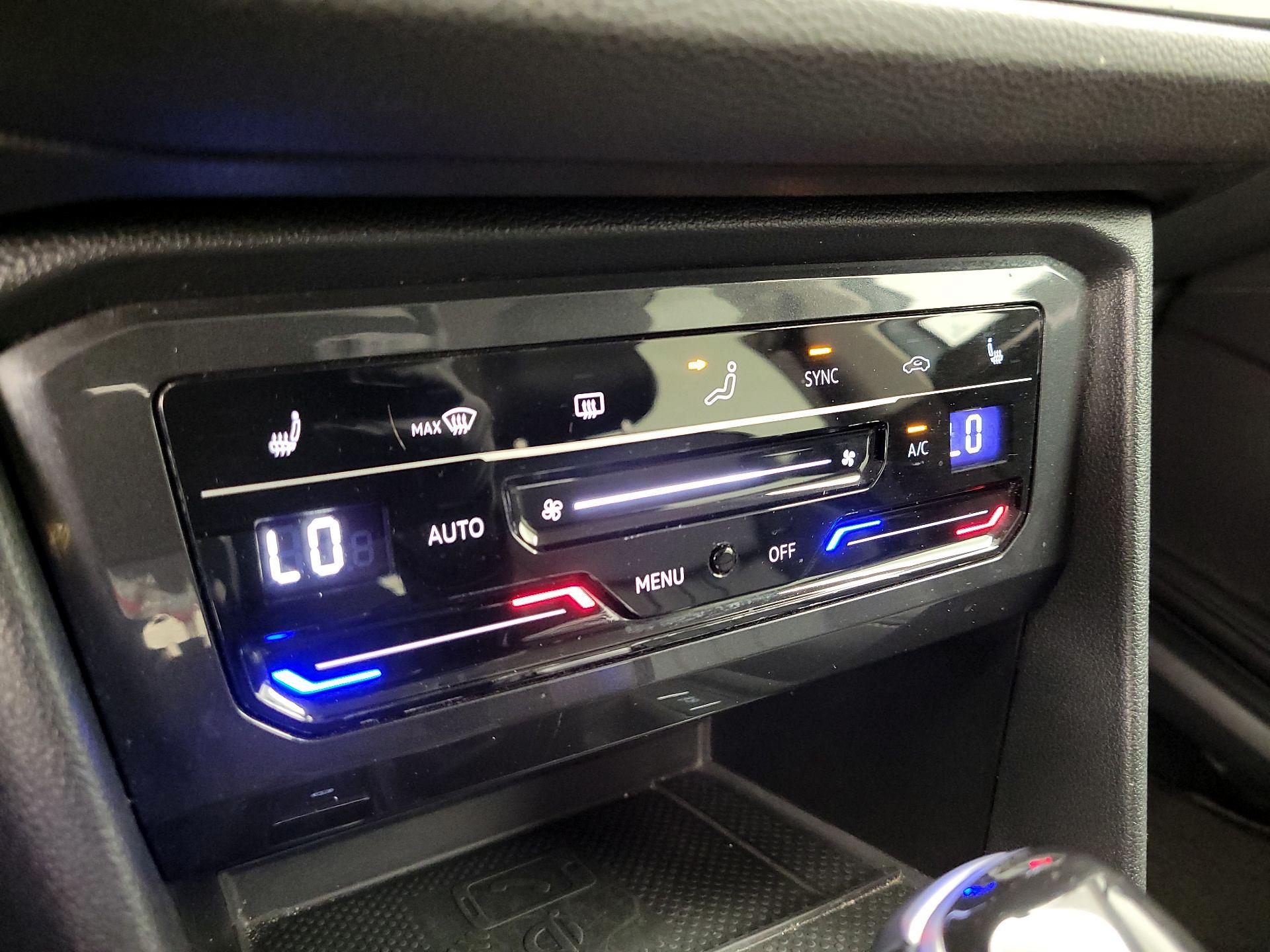 Thumbnail: 2024 Volkswagen Tiguan - 16