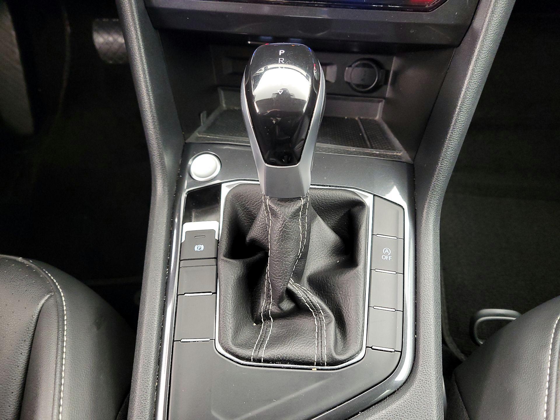 Thumbnail: 2024 Volkswagen Tiguan - 17