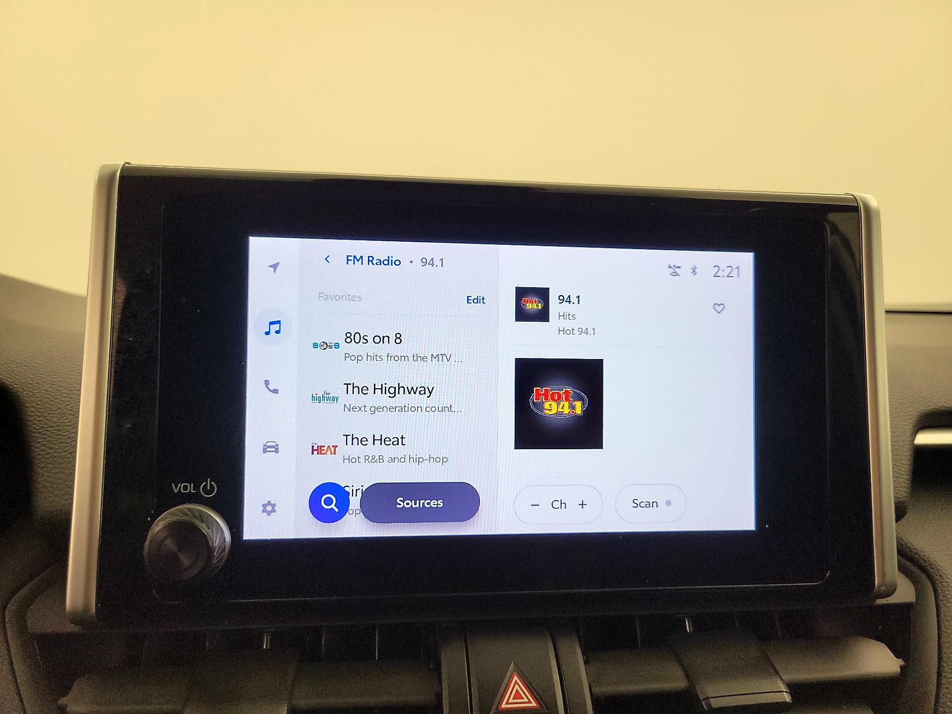 Thumbnail: 2023 Toyota RAV4 - 15