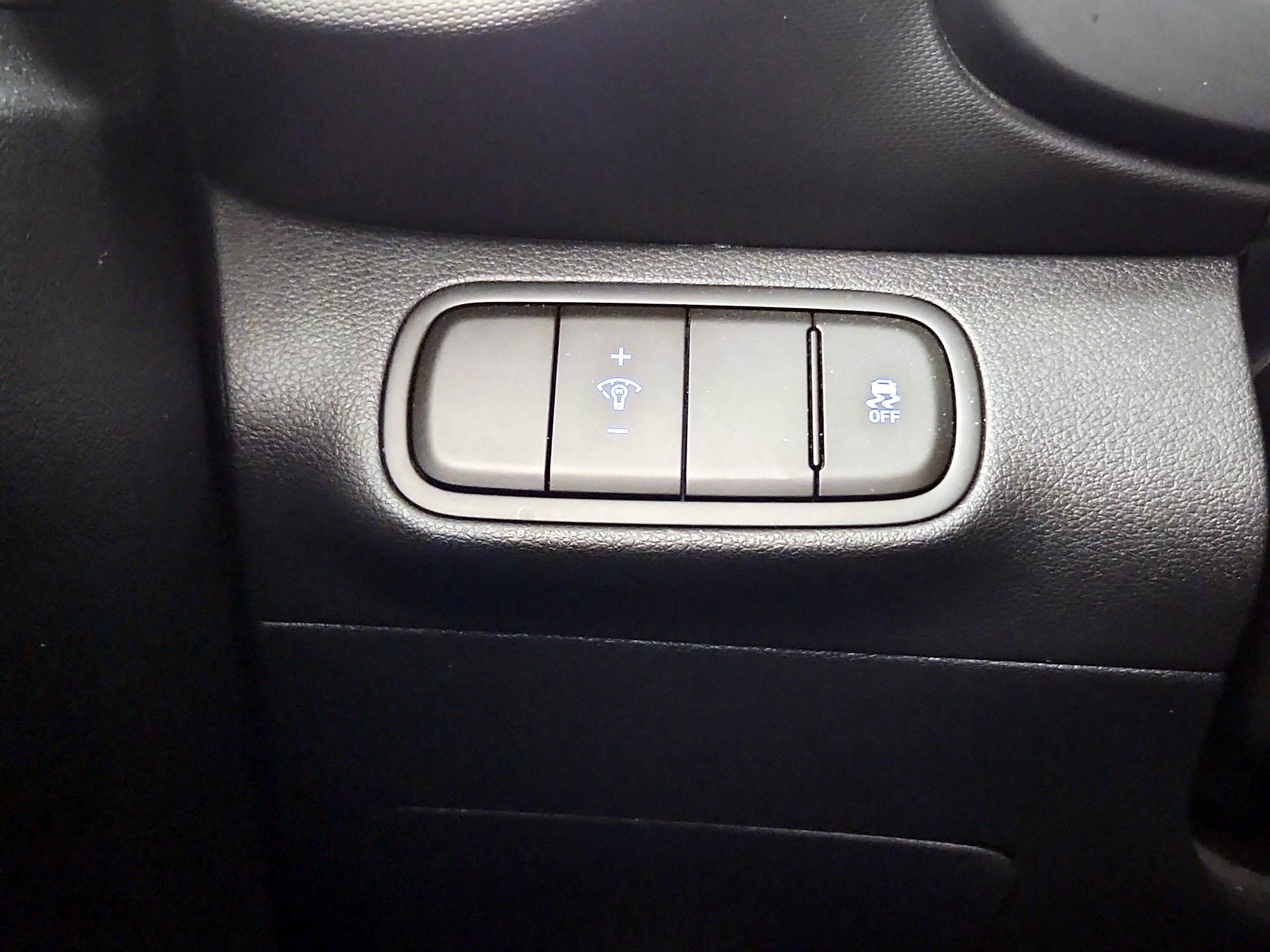 Thumbnail: 2025 Hyundai Venue - 13