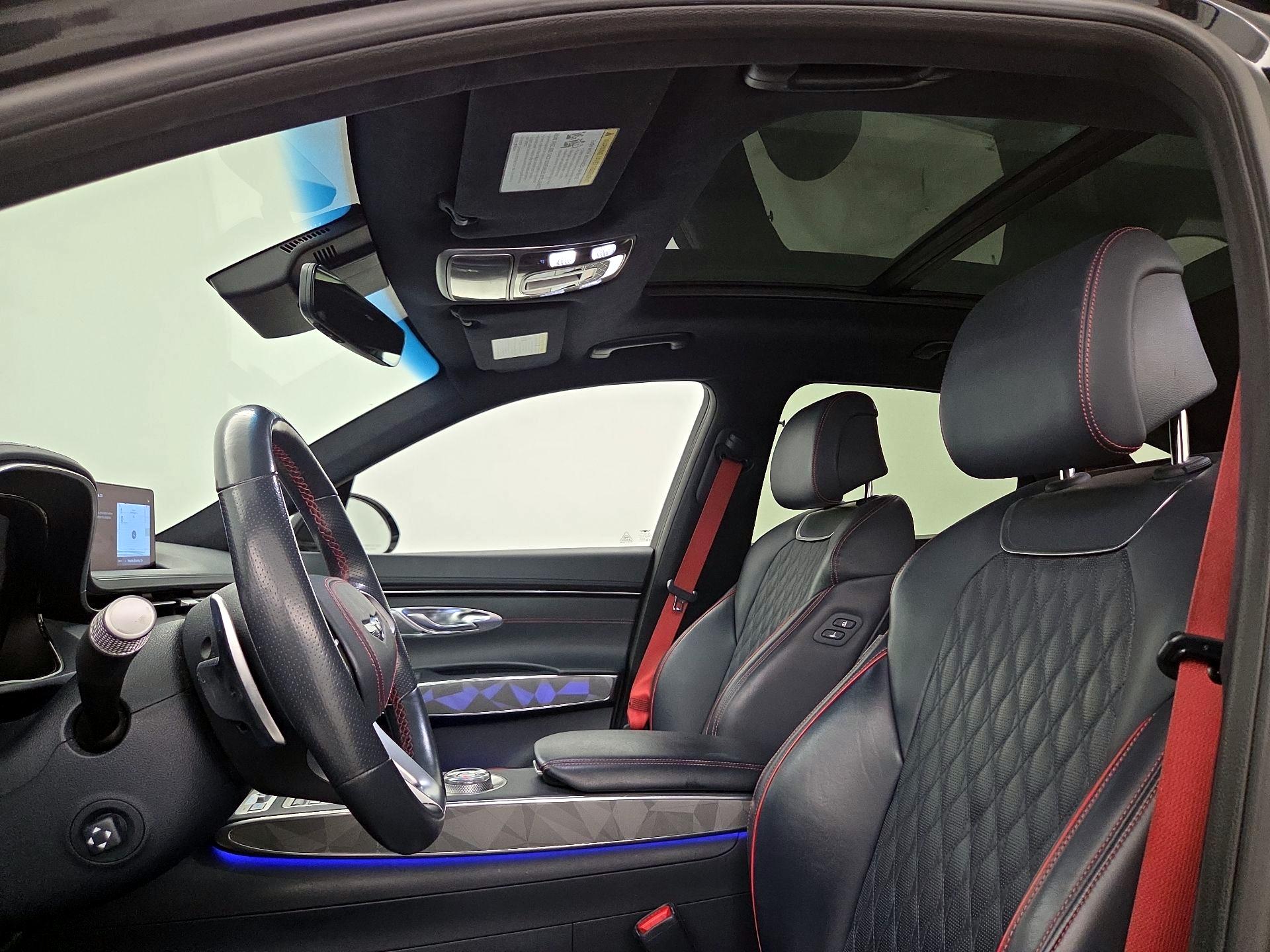 Thumbnail: 2023 Genesis GV70 - 20