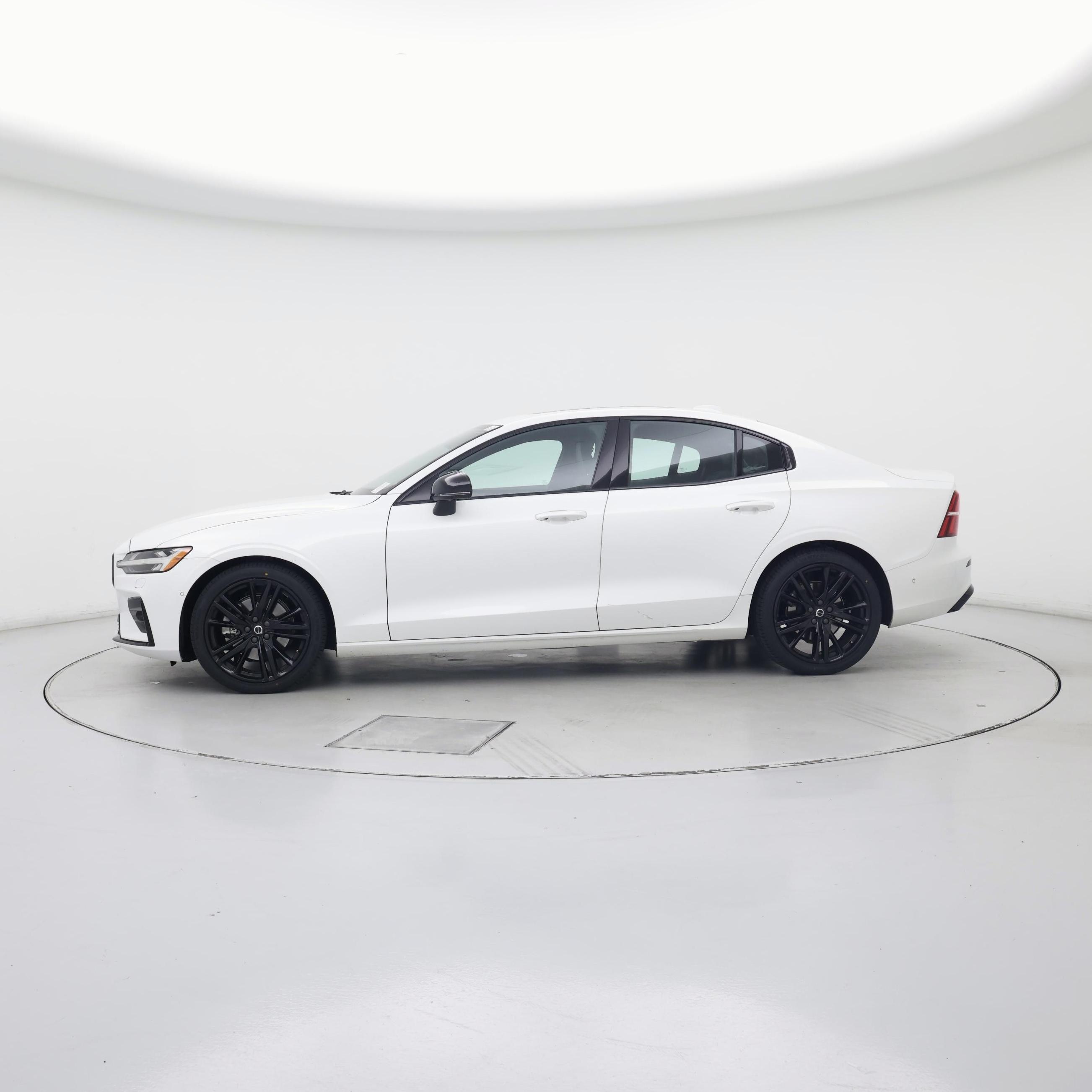 Thumbnail: 2024 Volvo S60 - 3