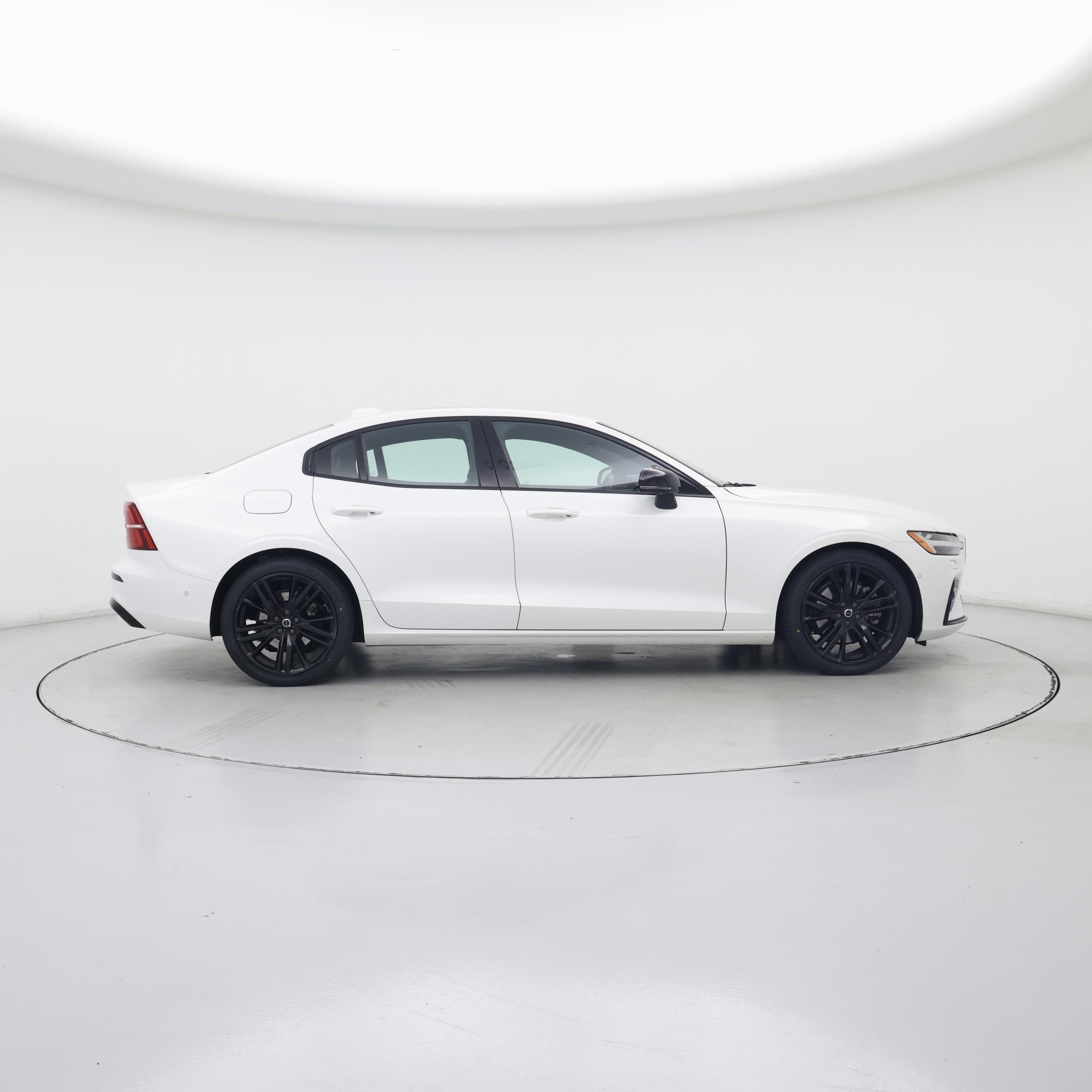 Thumbnail: 2024 Volvo S60 - 7