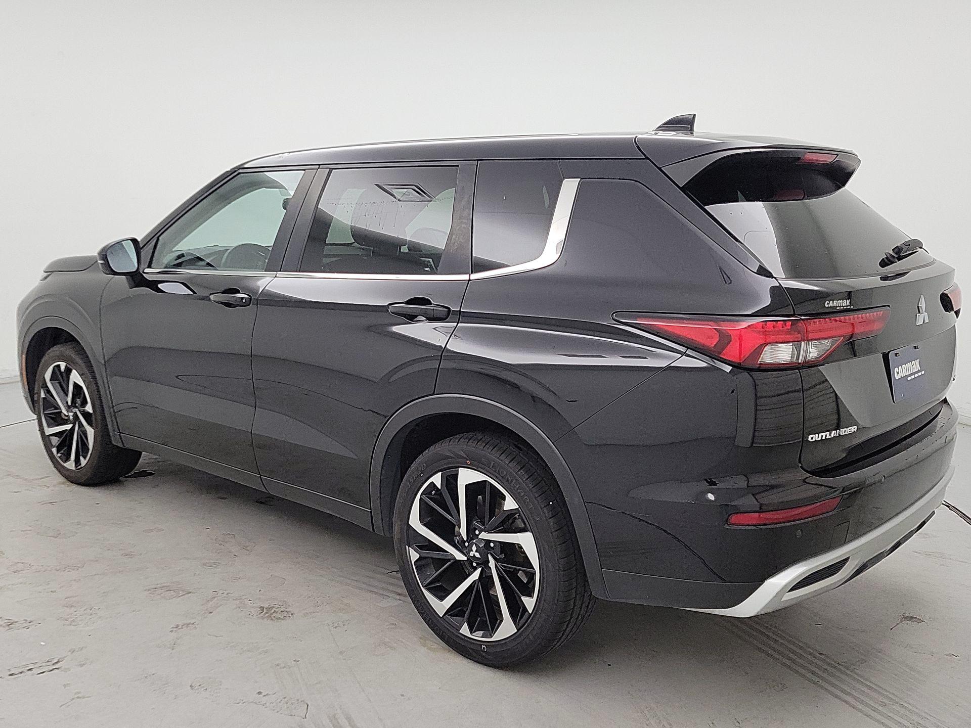 Thumbnail: 2024 Mitsubishi Outlander - 7