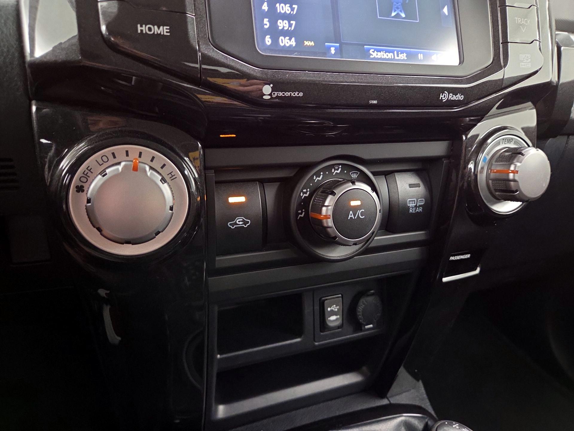 Thumbnail: 2015 Toyota 4Runner - 17