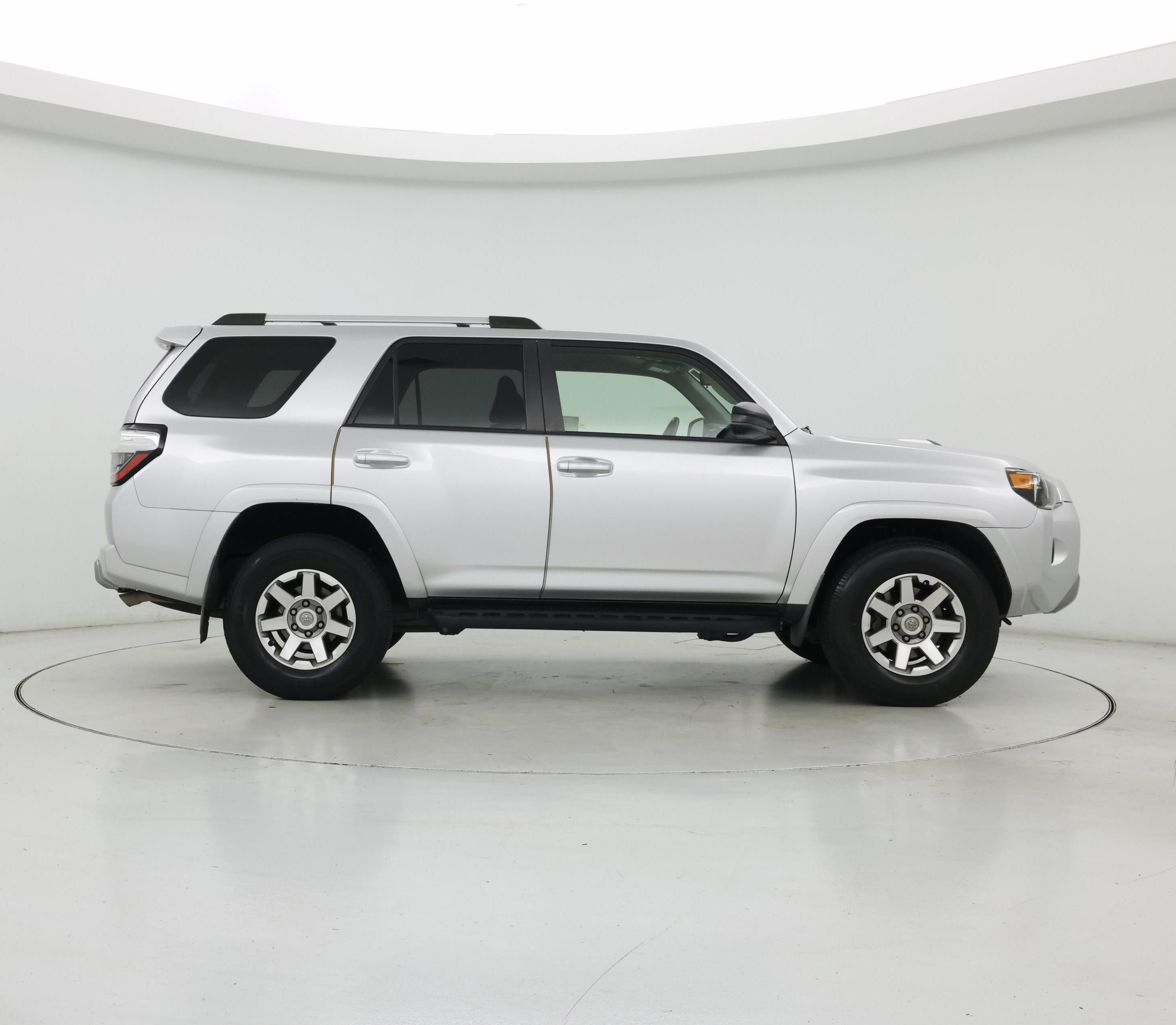 Thumbnail: 2015 Toyota 4Runner - 7