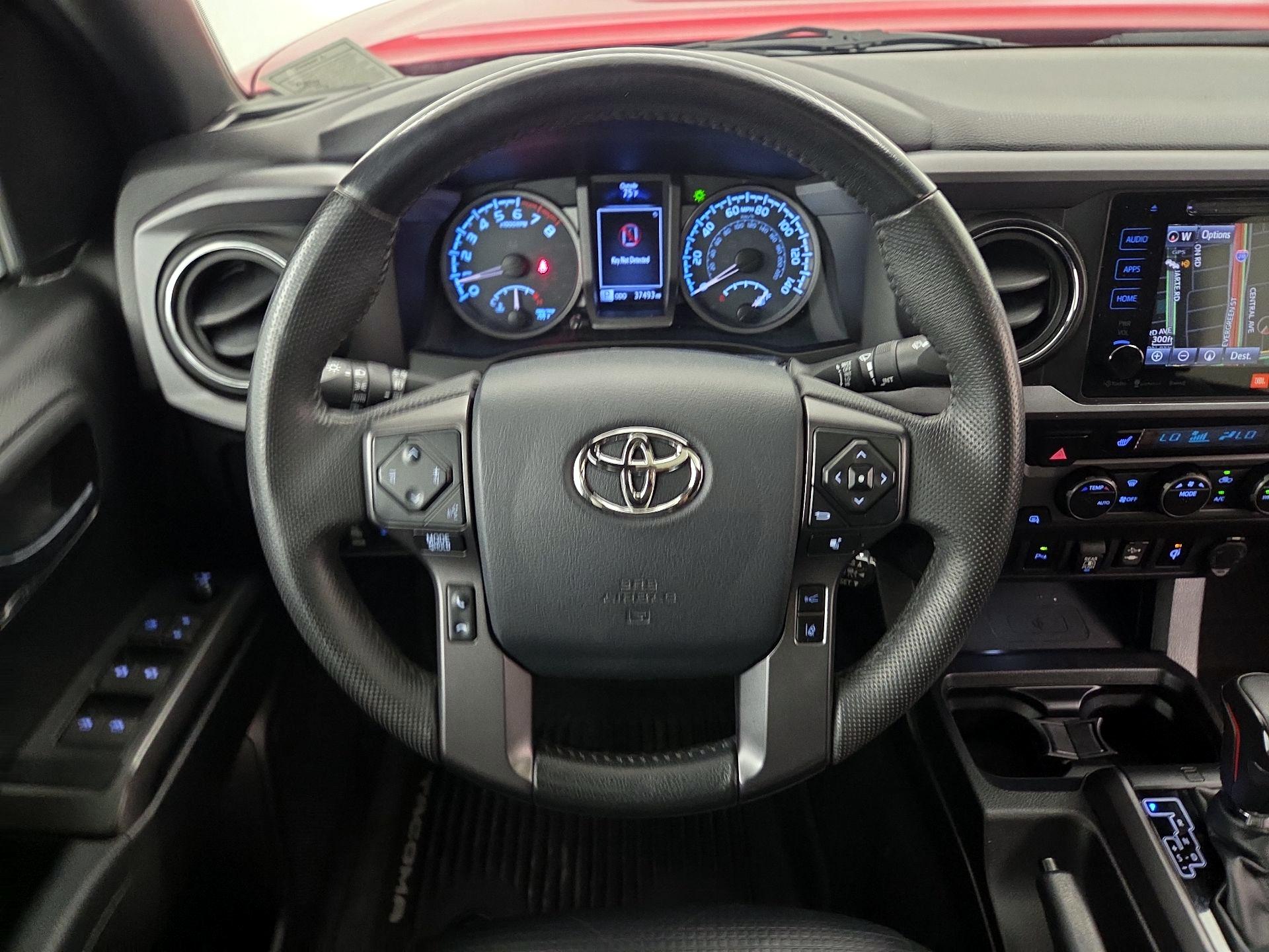 Thumbnail: 2019 Toyota Tacoma - 10