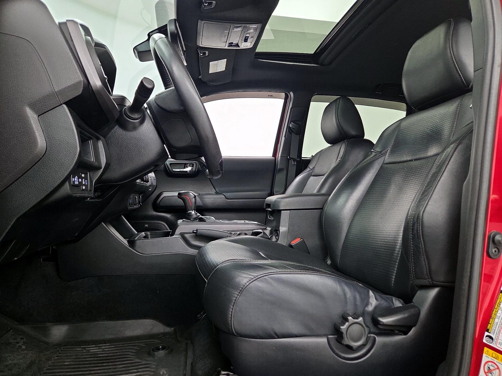 Thumbnail: 2019 Toyota Tacoma - 11