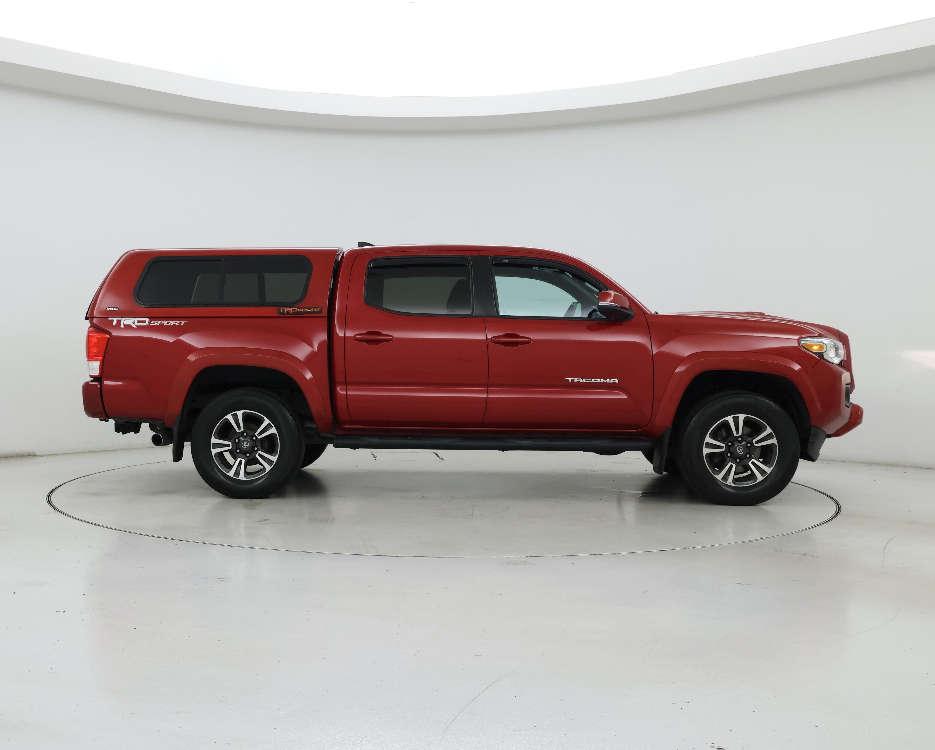 Thumbnail: 2019 Toyota Tacoma - 7