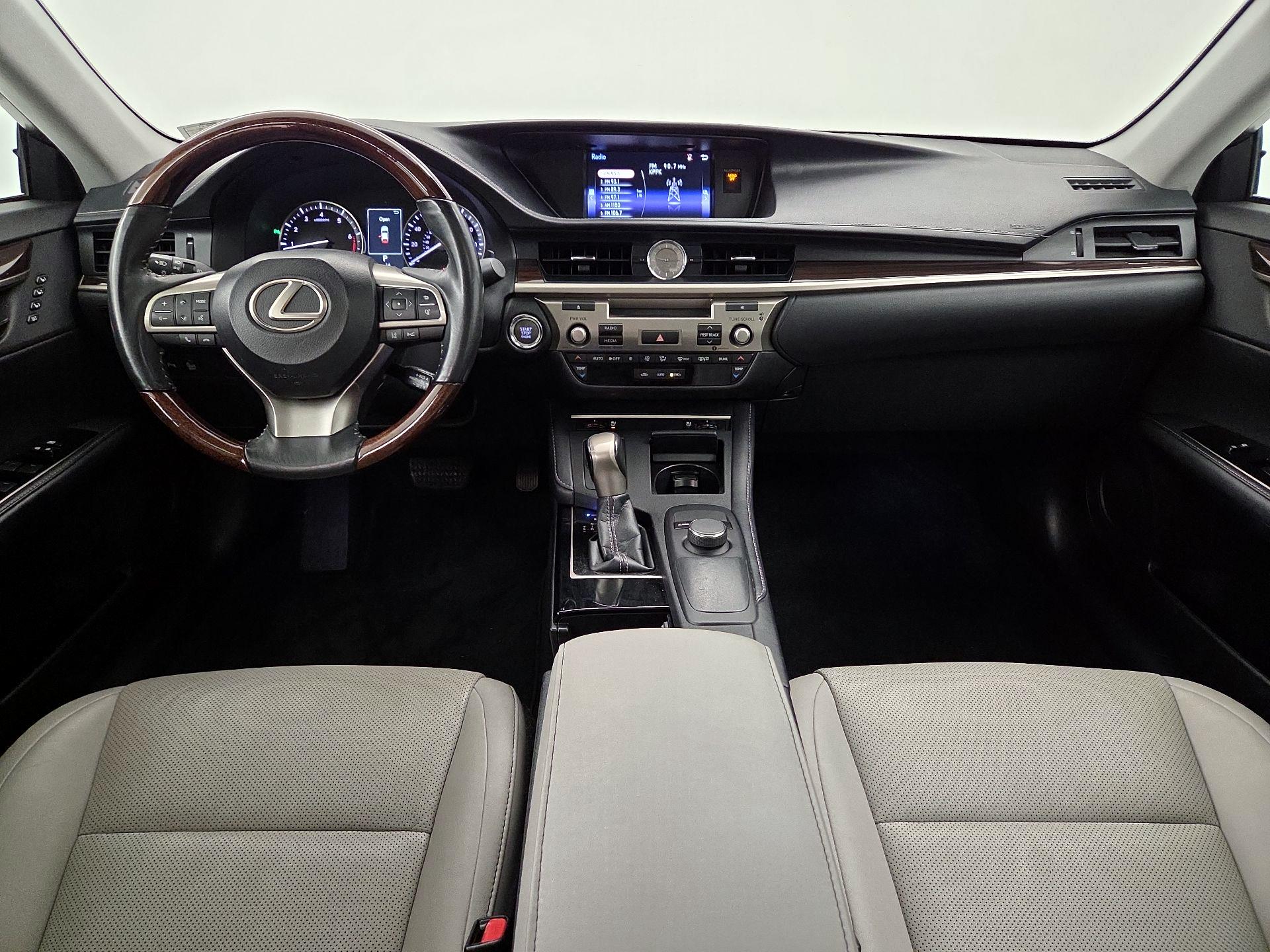 Thumbnail: 2017 Lexus ES - 9