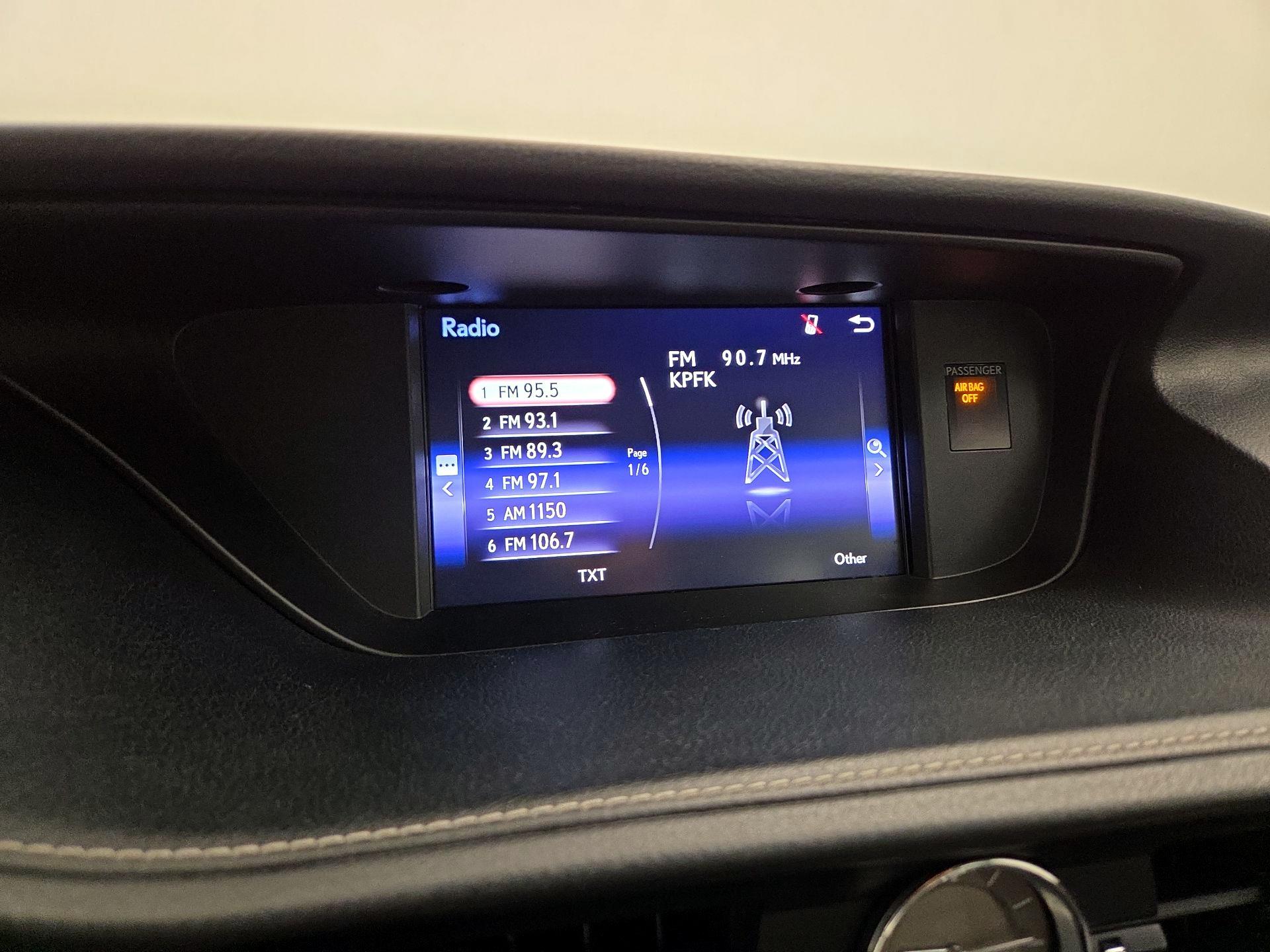 Thumbnail: 2017 Lexus ES - 15