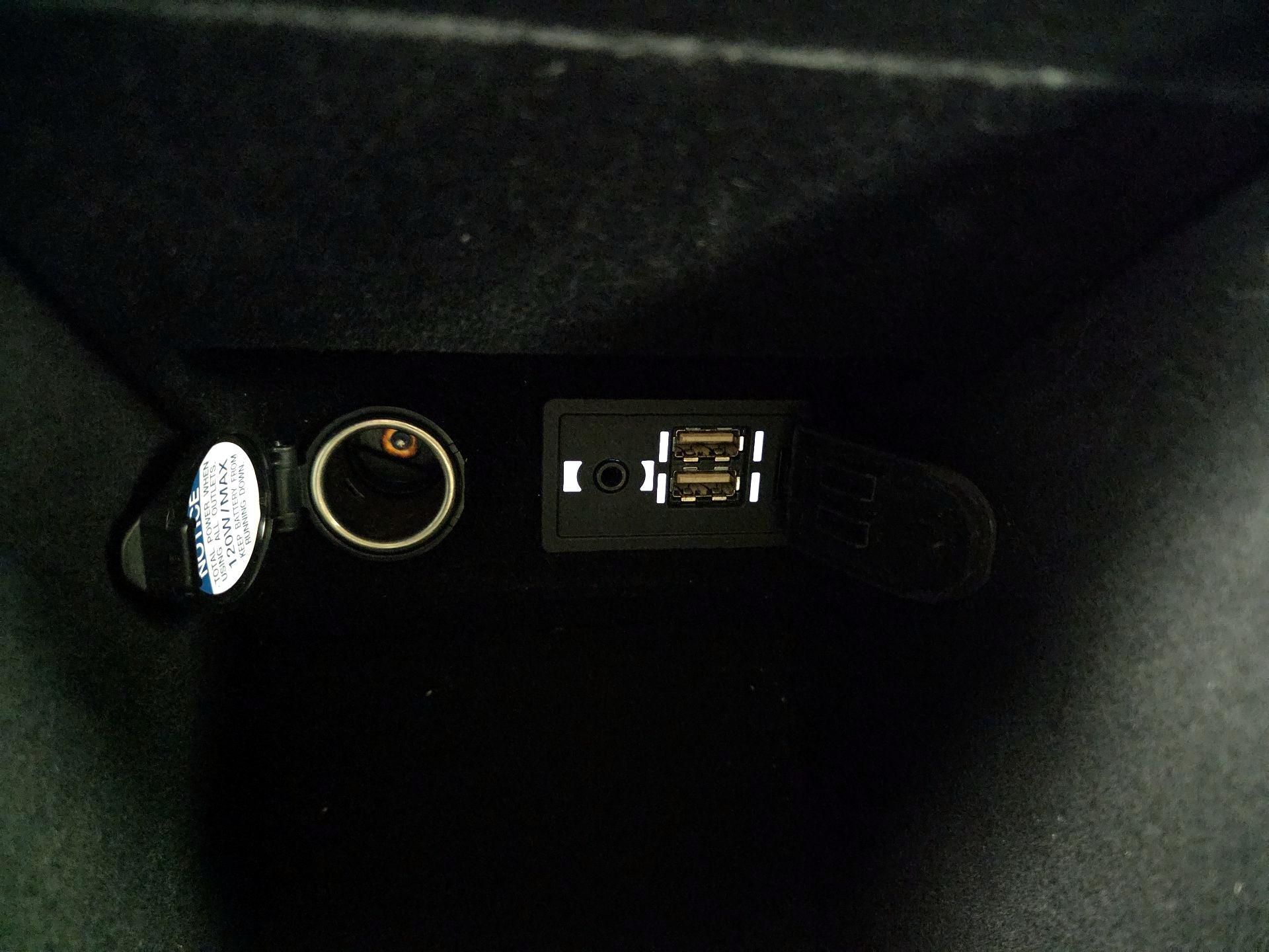 Thumbnail: 2017 Lexus ES - 18