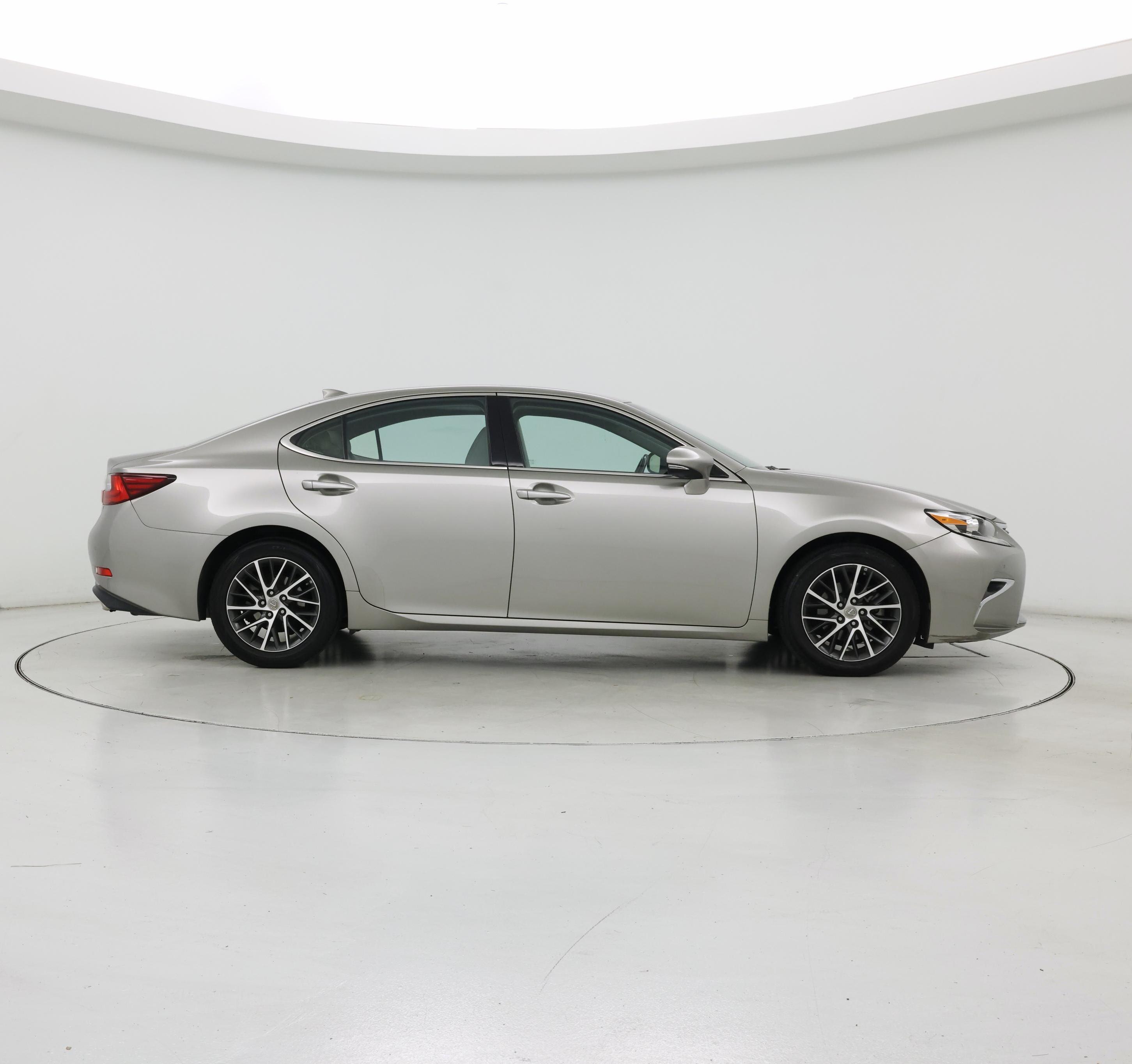 Thumbnail: 2017 Lexus ES - 7