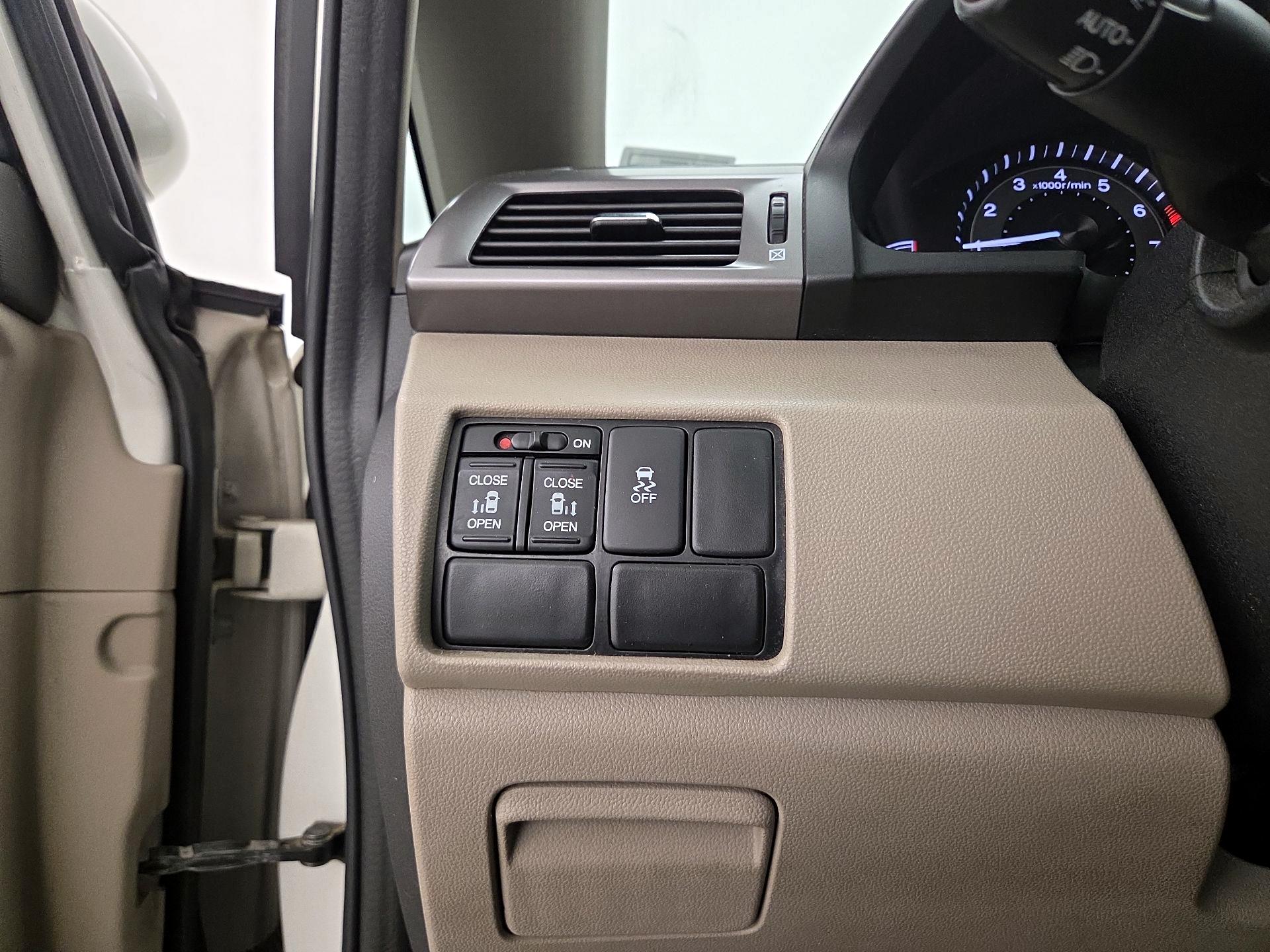 Thumbnail: 2015 Honda Odyssey - 13