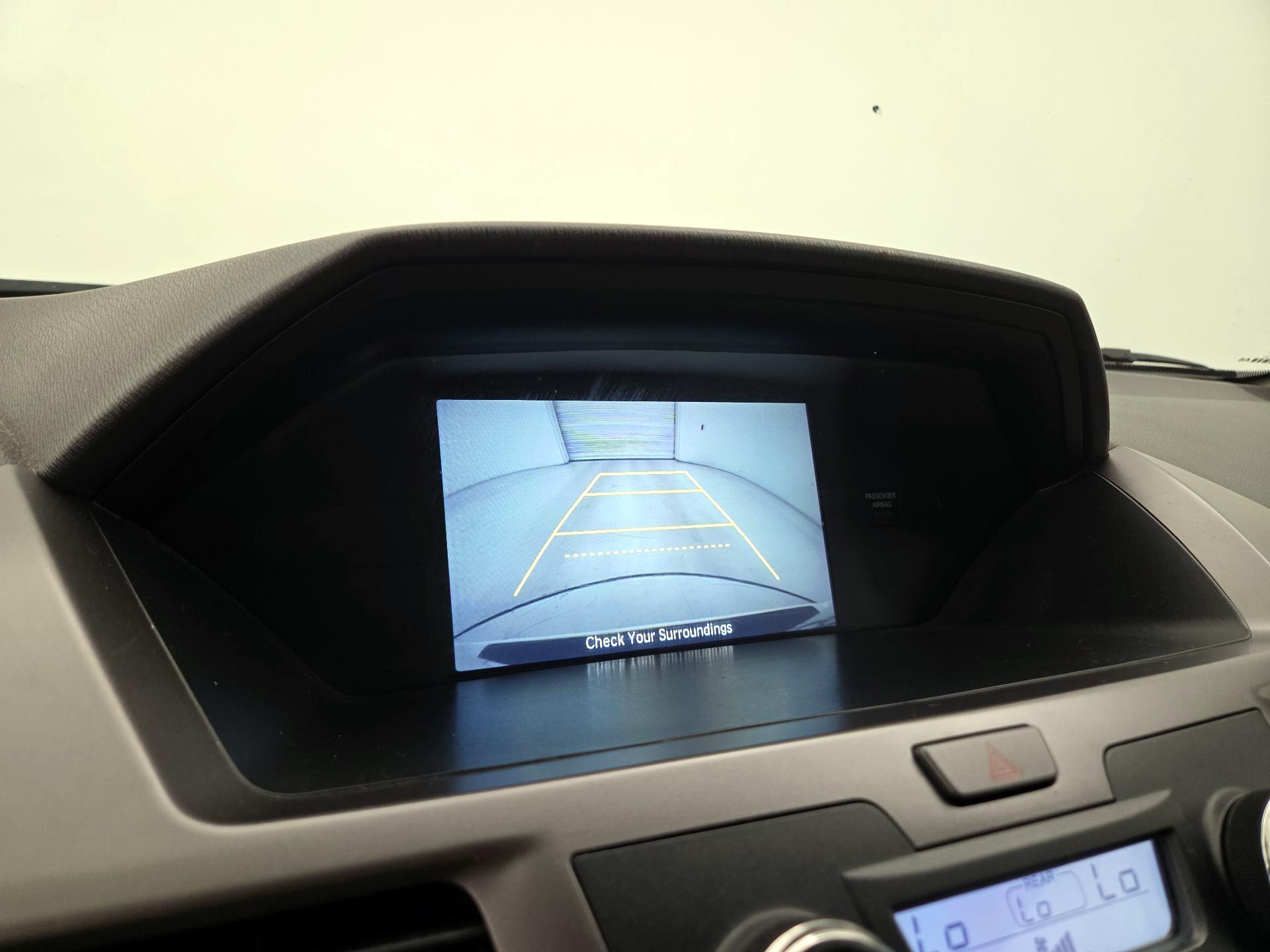 Thumbnail: 2015 Honda Odyssey - 14