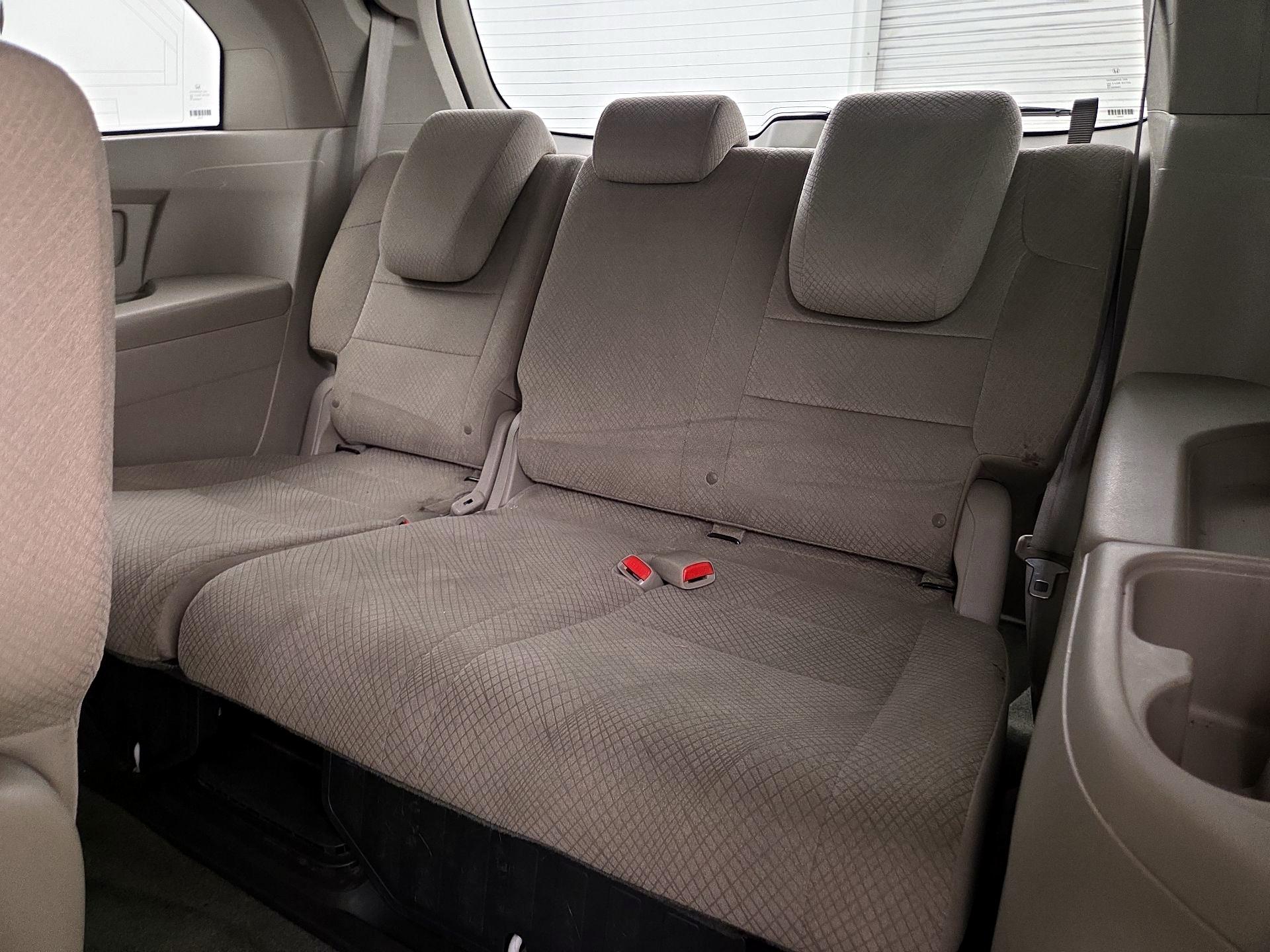 Thumbnail: 2015 Honda Odyssey - 20