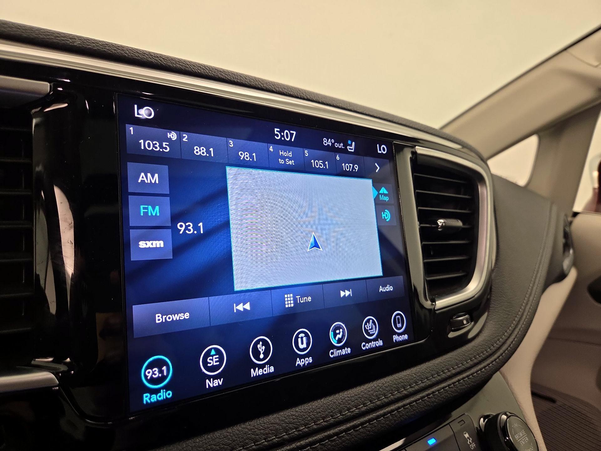 Thumbnail: 2018 Chrysler Pacifica - 14