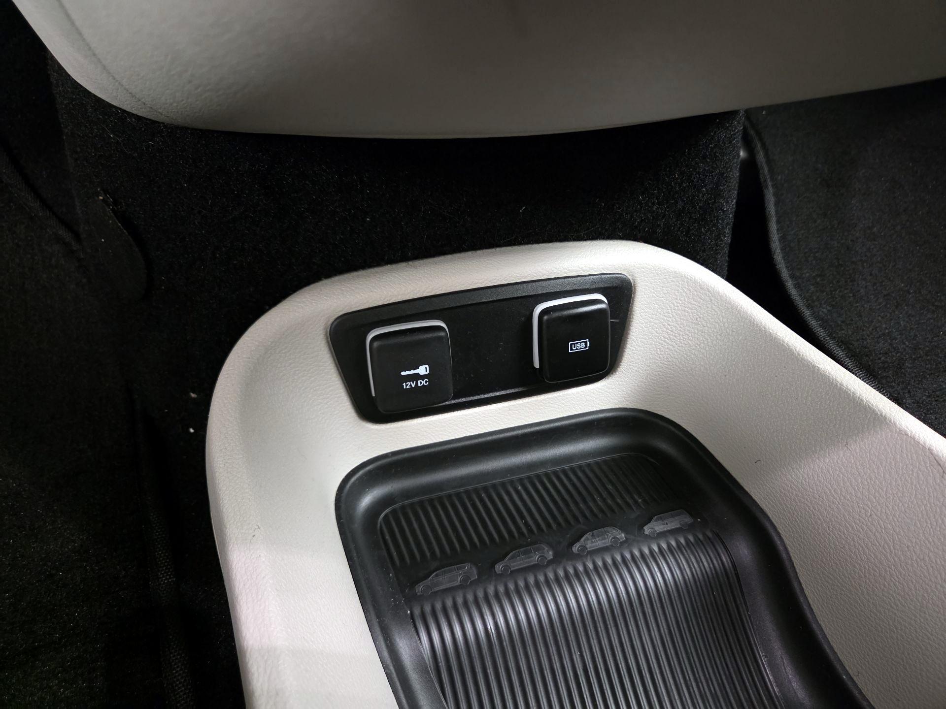 Thumbnail: 2018 Chrysler Pacifica - 19