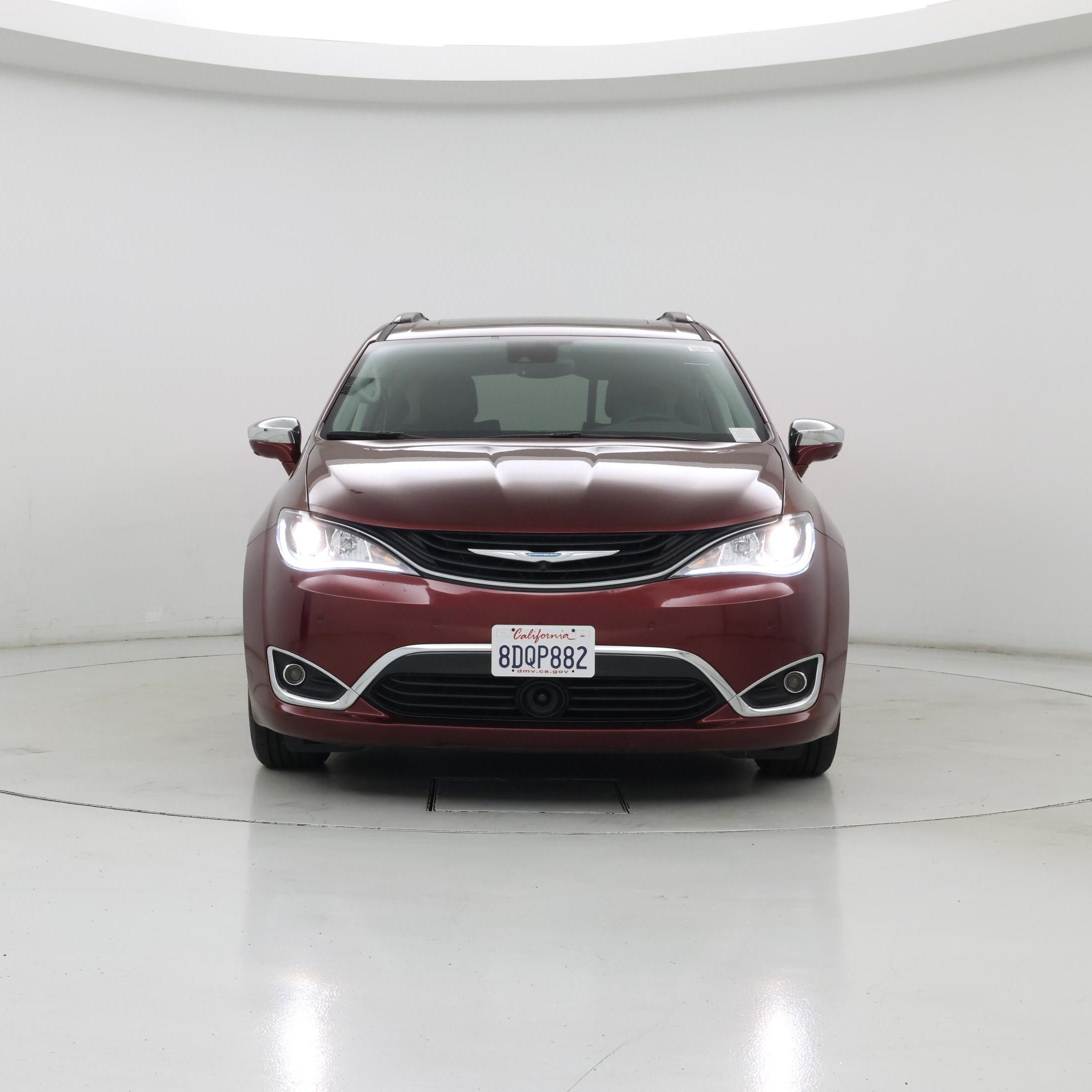 Thumbnail: 2018 Chrysler Pacifica - 5