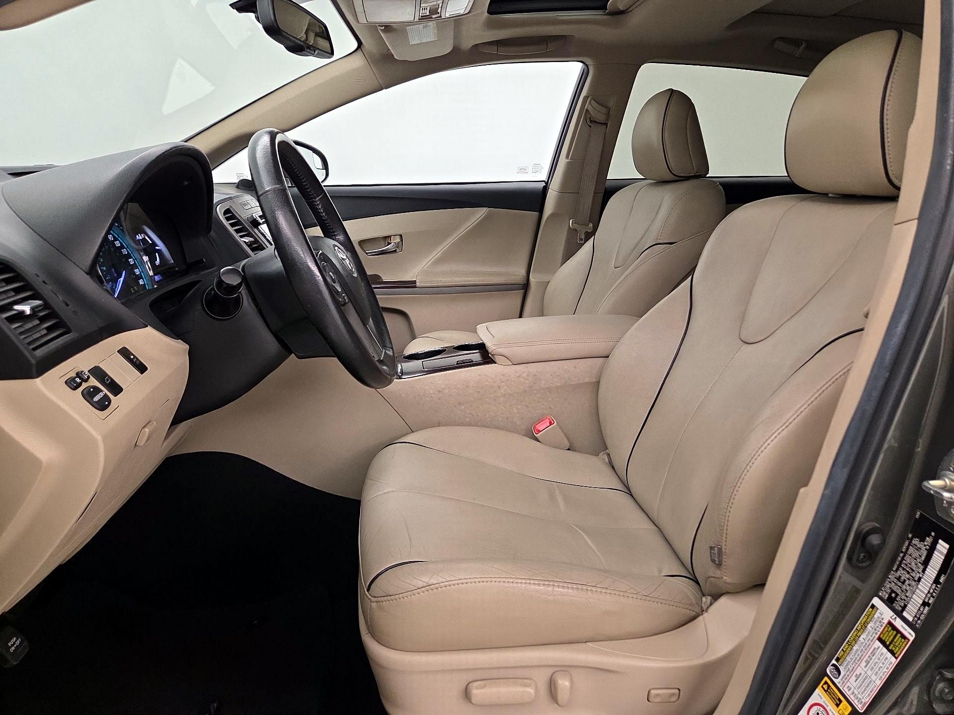 Thumbnail: 2014 Toyota Venza - 11